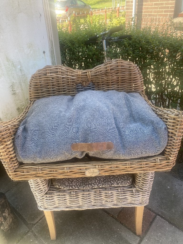 hondenmand met kussen, Ophalen of Verzenden, Zo goed als nieuw, Riet