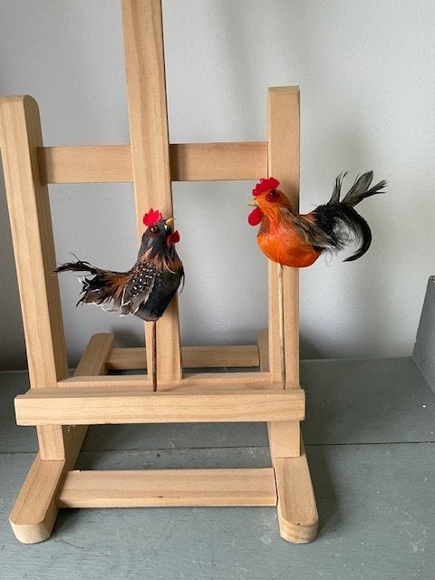2 x vintage prikker met kippetje / kip. Echte veren. Pasen., Ophalen