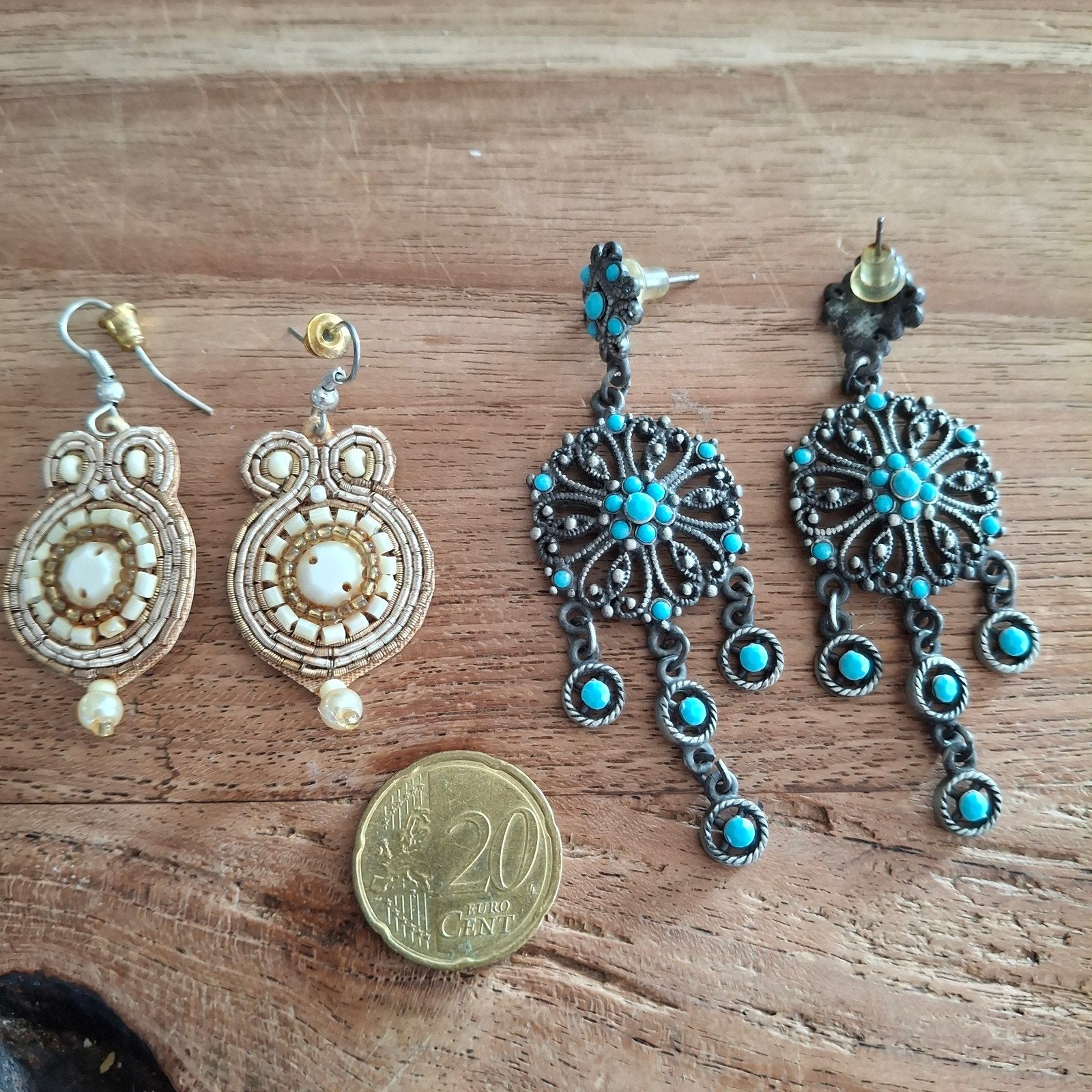 Set van 2 paar oorbellen: kralen en turquoise hangers, Sieraden, Tassen en Uiterlijk, Oorbellen, Overige materialen, Blauw, Ophalen of Verzenden