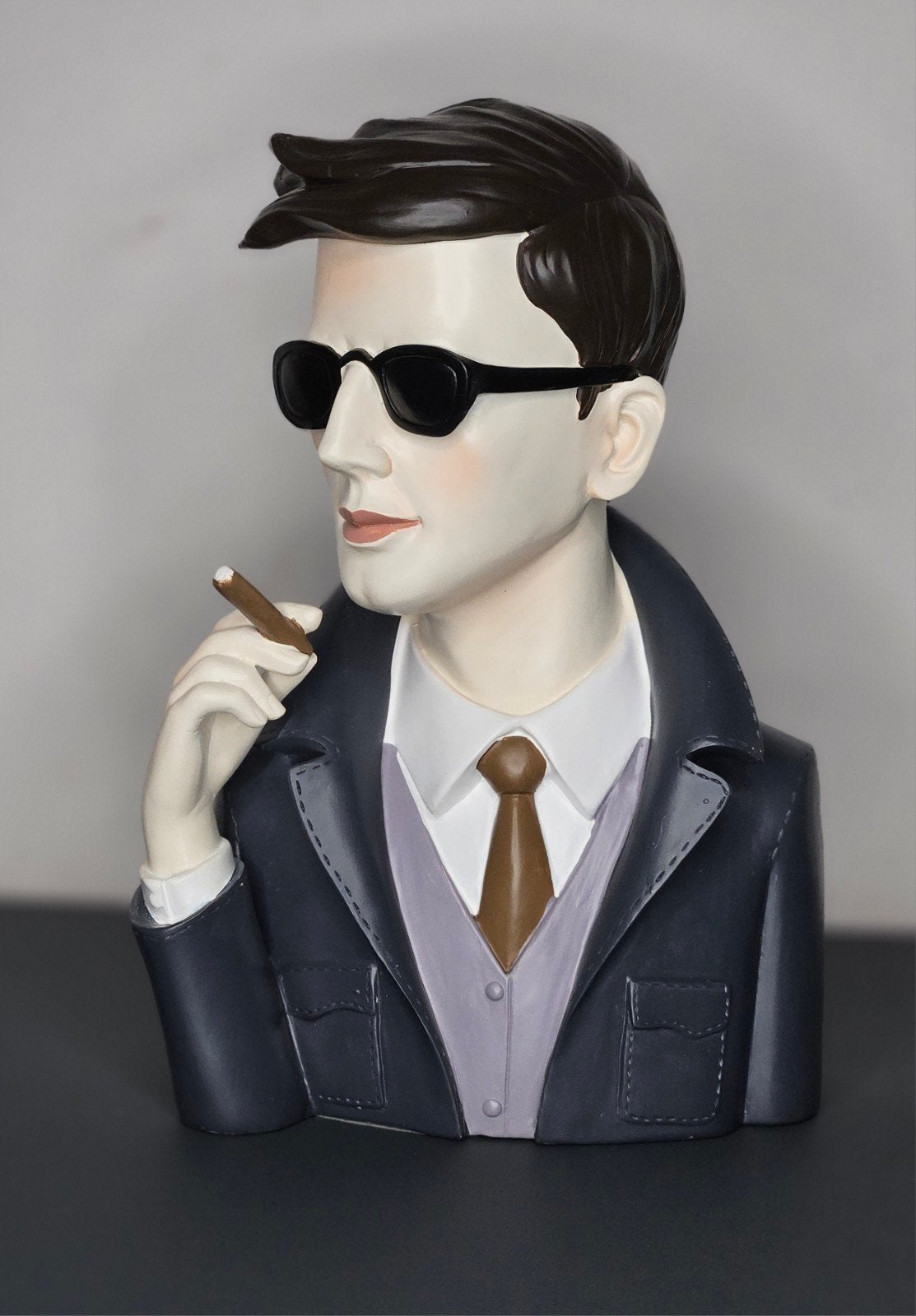 Beeldje "smokey boy" H.25cm, Verzamelen, Ophalen of Verzenden, Nieuw, Mens