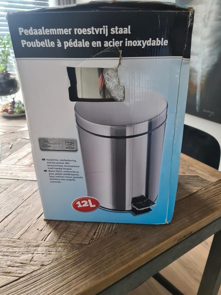 RVS Pedaalemmer 12L nieuw, Huis en Inrichting, Woonaccessoires | Prullenbakken, Nieuw, Rvs, 50 tot 75 cm, 10 tot 20 liter, Met pedaal