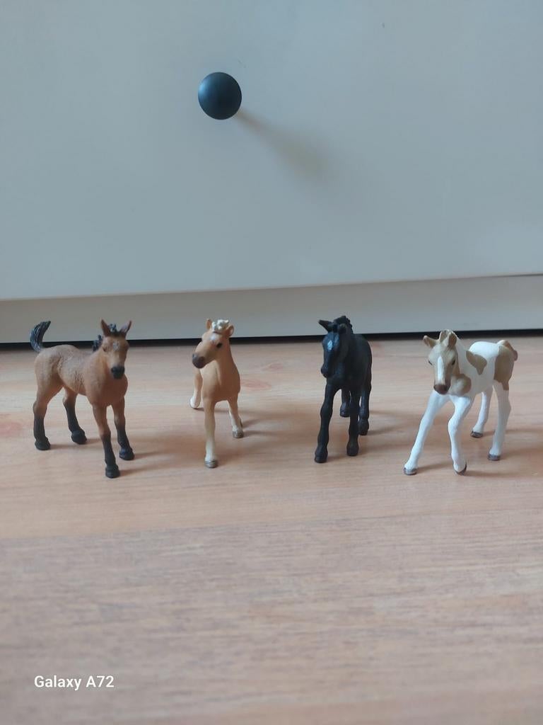 Schleich veulens., Dieren en Toebehoren, Paarden en Pony's | Verzorgingsproducten, Verzenden