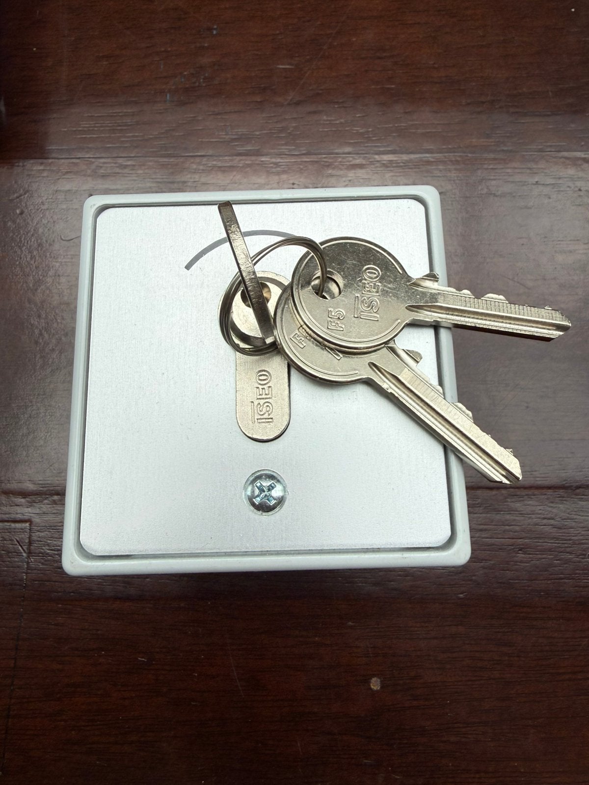 Nieuwe sleutelschakelaar opbouw met 3 sleutels, Ophalen of Verzenden, Nieuw, Schakelaar