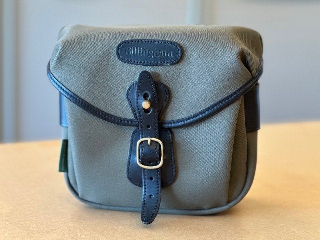 Billingham Hadley Digital (Sage FibreNyte / Black Leather), Overige merken, Ophalen of Verzenden, Zo goed als nieuw, Zijvakken