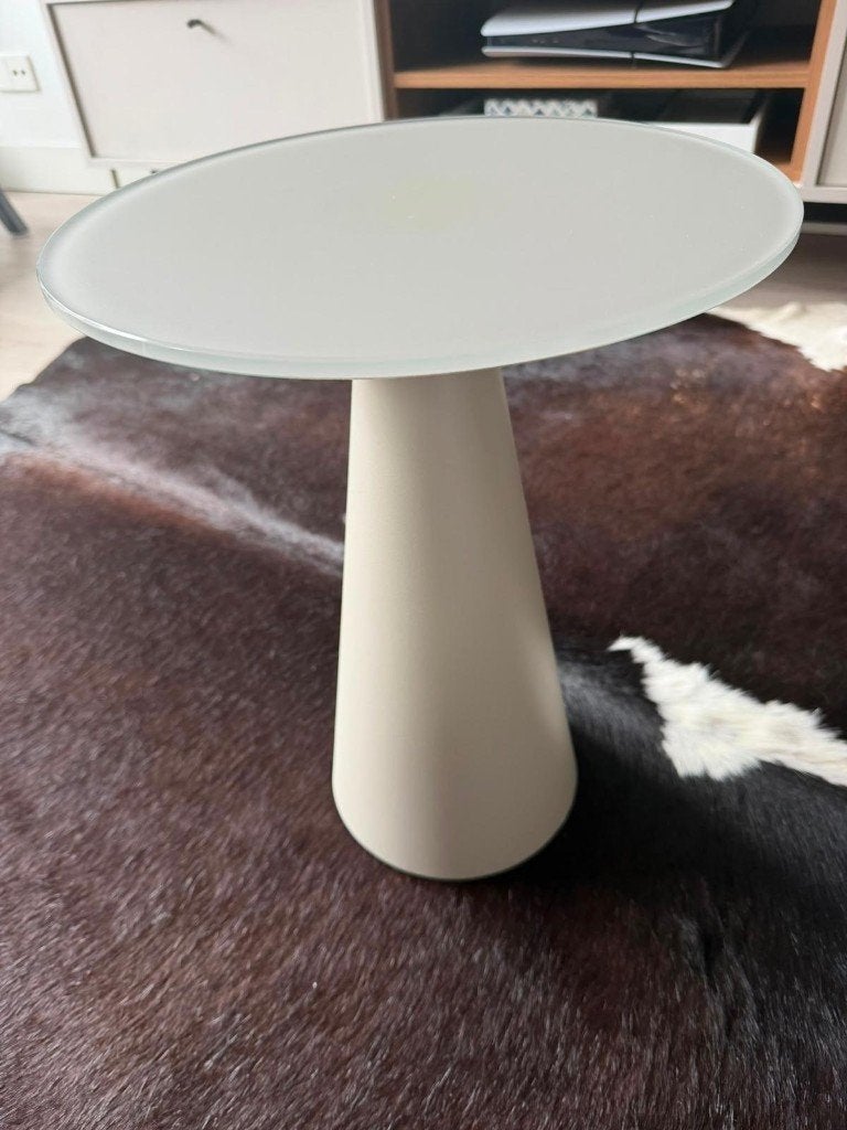 Kave Home Wilshire Side Table, Ophalen, Rond, Minder dan 50 cm, Zo goed als nieuw