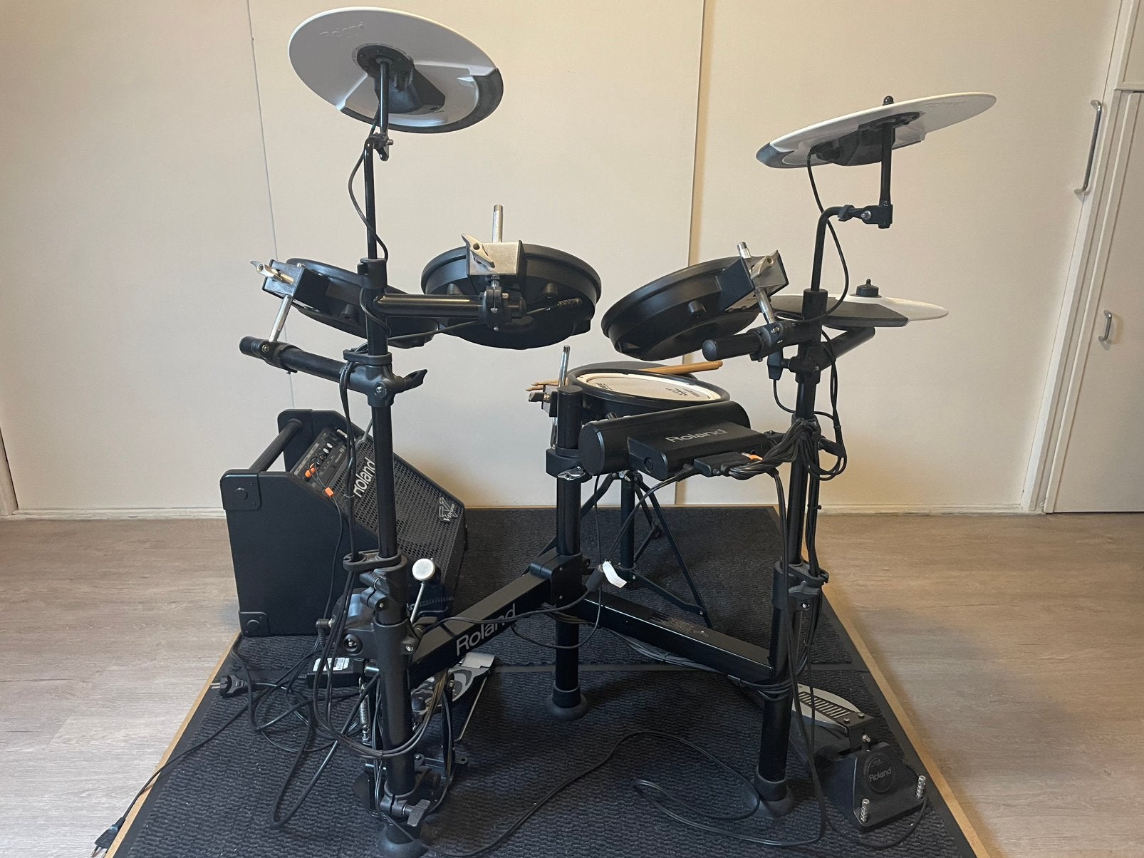 Roland TD-4. +. Versterker, Ophalen, Zo goed als nieuw, Roland