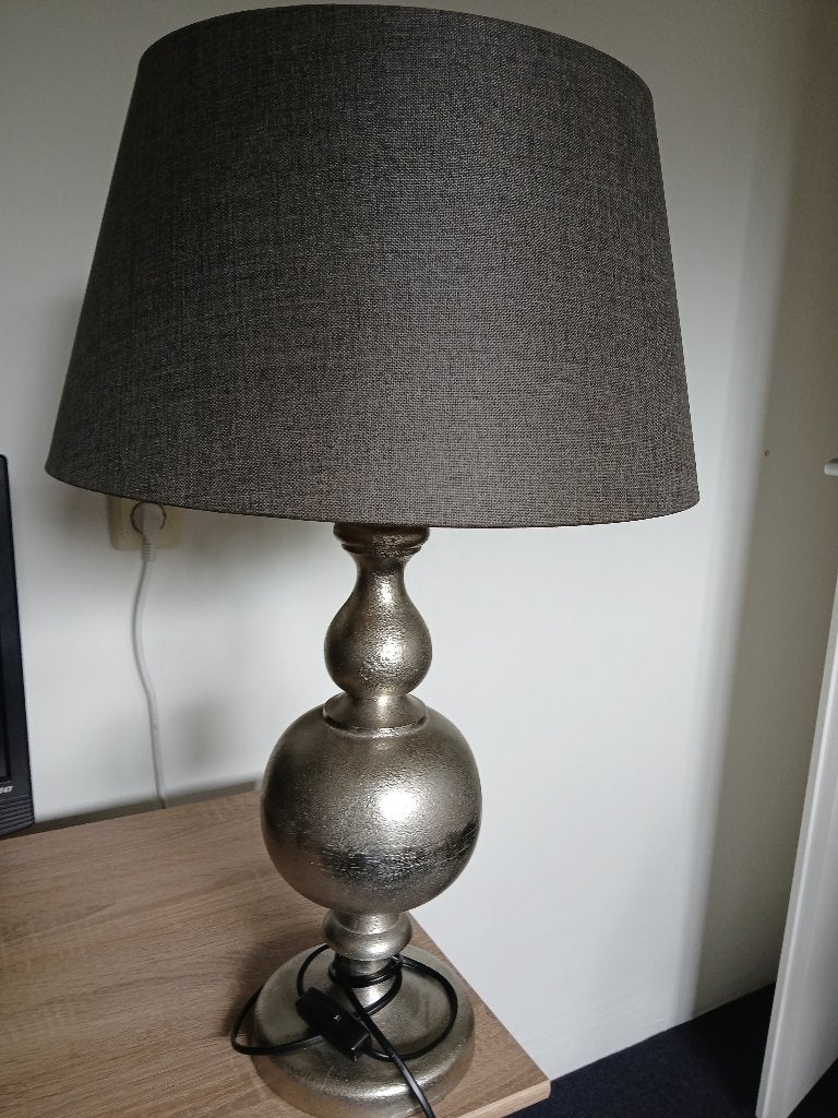 Lamp, Ophalen, Staander kleur zilver, kap donker grijs, Gebruikt, Minder dan 100 cm