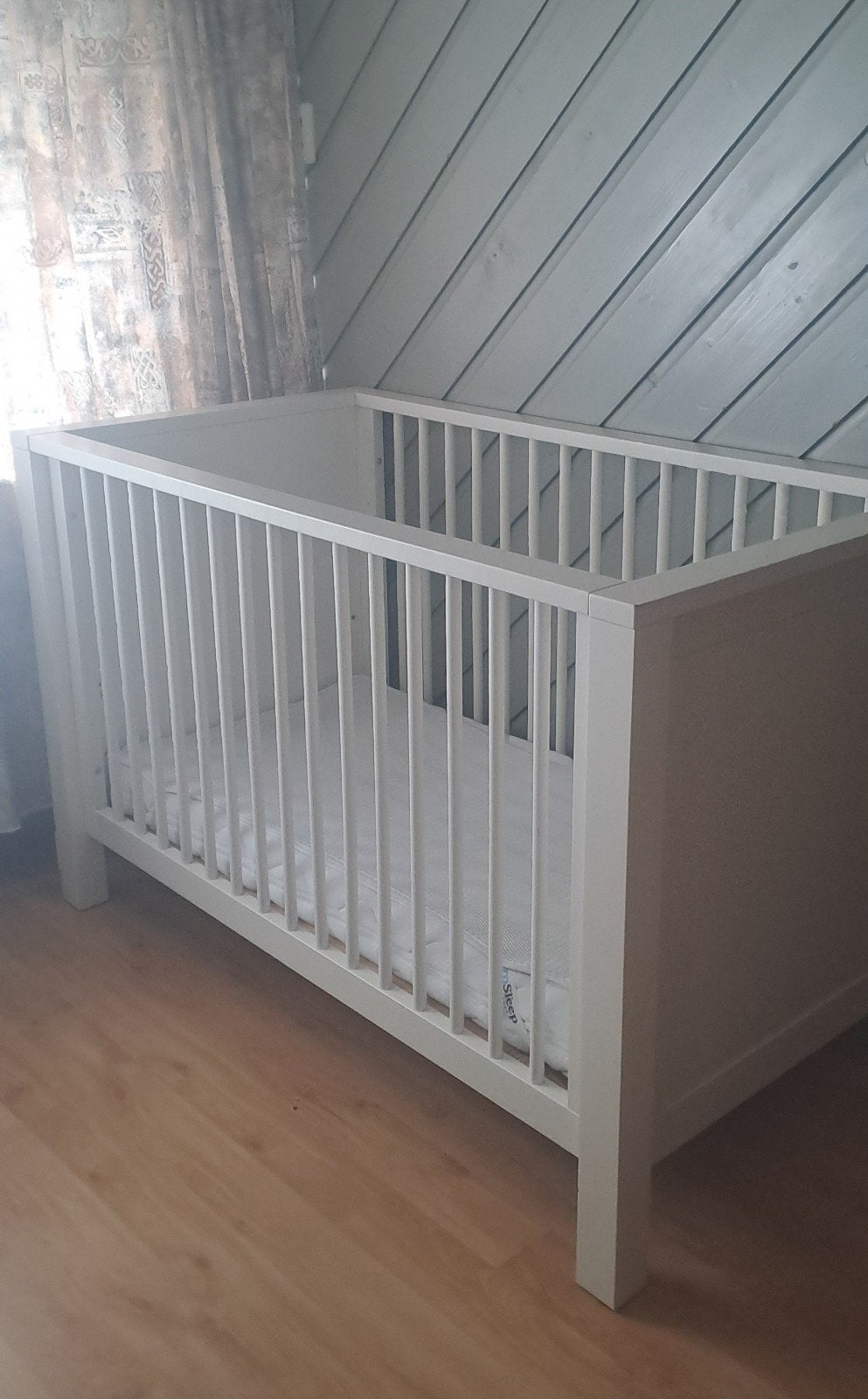 Wit ledikant met lattenbodem en matras, Ophalen, Gebruikt, Ledikant