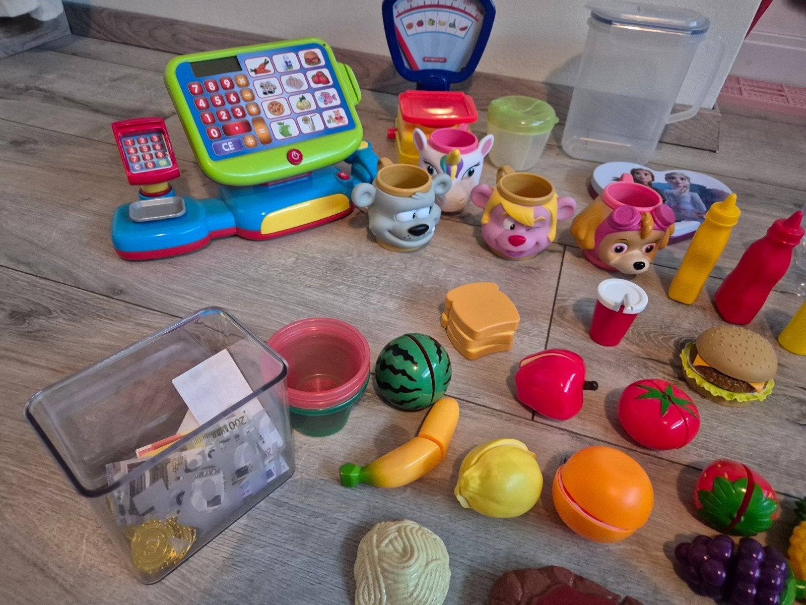 accessoires voor een speelgoedkeukentje/ winkeltje, Ophalen