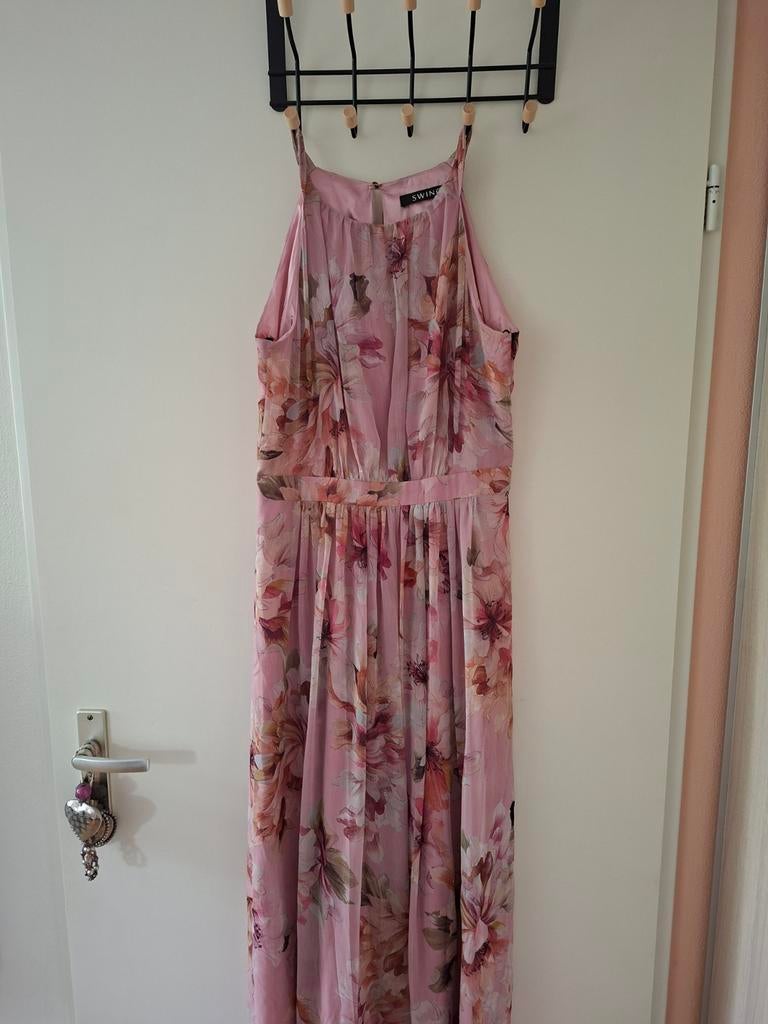 Swing Roze Bloemen  Jurk - Maat M, Kleding | Dames, Jurken, Zo goed als nieuw, Maat 38/40 (M), Roze, Onder de knie, Ophalen of Verzenden