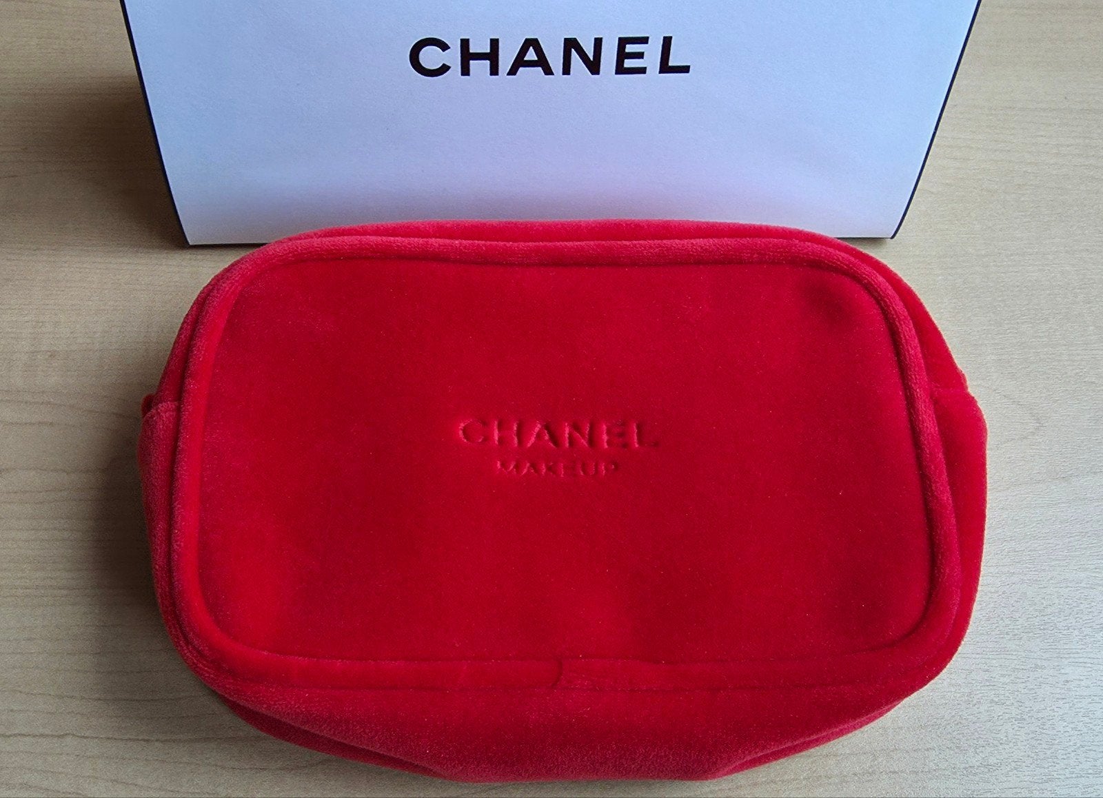 Chanel Make-up Tasje Rood Fluweel, Nieuw, Toebehoren, Rood, Verzenden