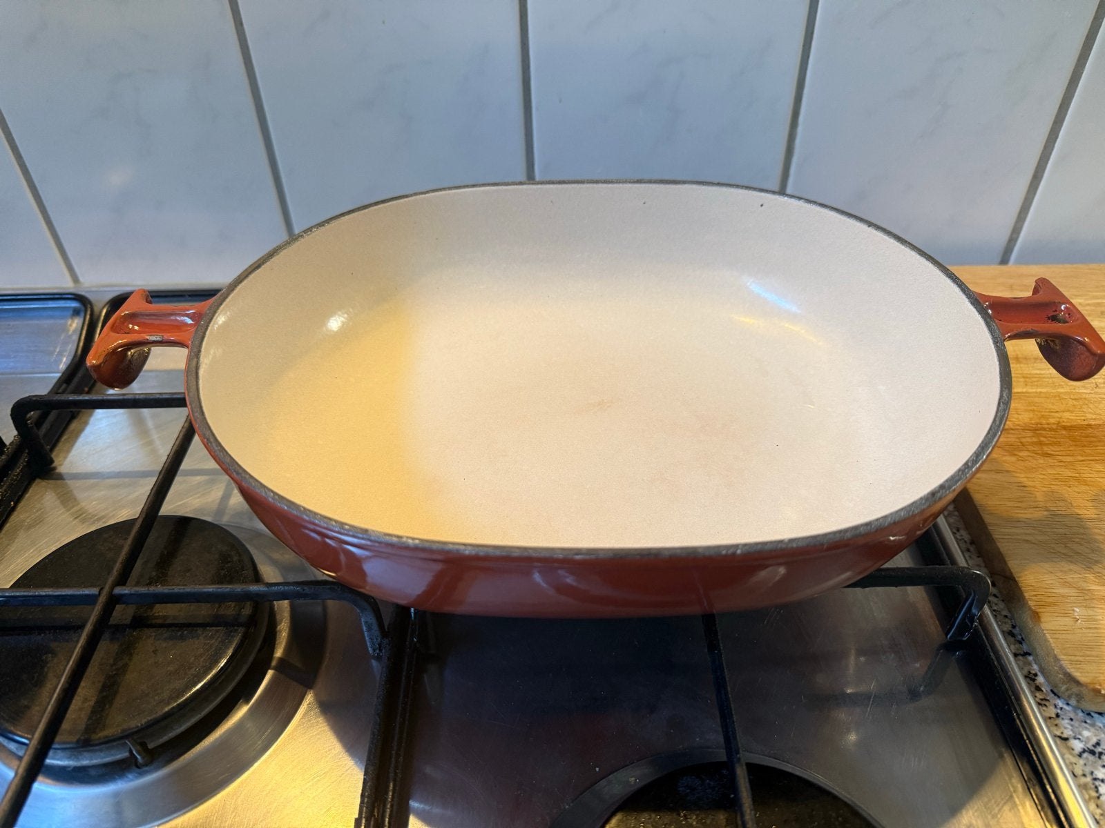 Le Creuset Enzo Mari Ovenschaal 29 Made in France, Gebruikt, Gietijzer, Overige typen, Met handvatten
