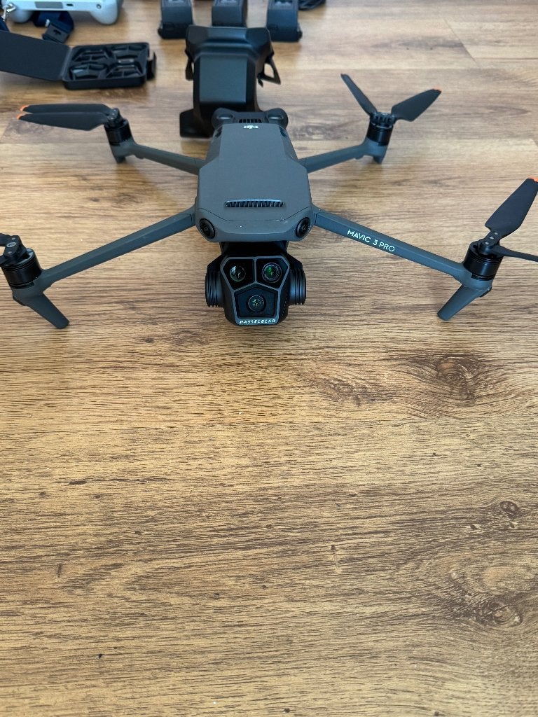 DJI MAVIC 3 PRO, Ophalen, 30 tot 45 minuten, Cameradrone, 5 tot 10 kilometer