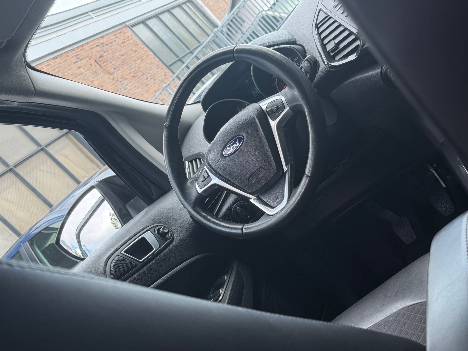 Ford EcoSport 1.0 EcoBoost Titanium - Panther Black - Nav/Wi, Auto's, Voorwielaandrijving, Automatische klimaatregeling, 125 pk