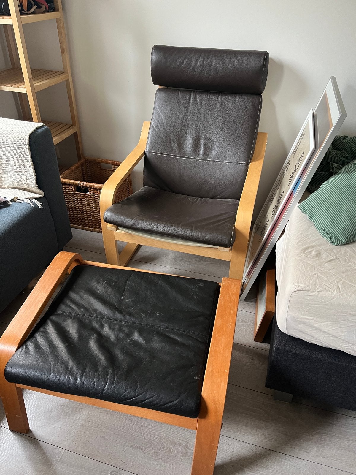 IKEA Poäng fauteuil (leer) met voetenbank, Gebruikt, 75 tot 100 cm, Ophalen of Verzenden, 50 tot 75 cm
