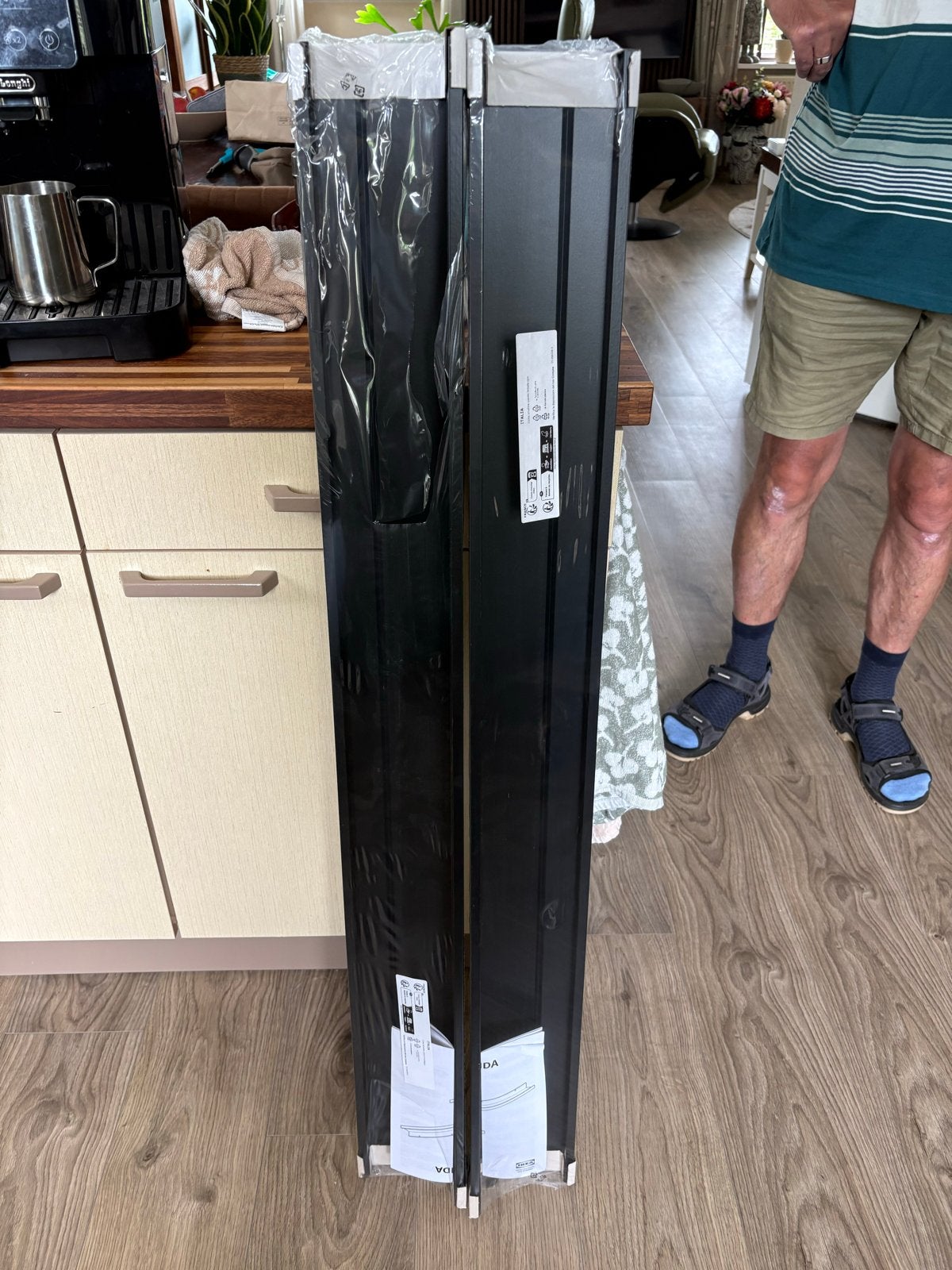 Nieuwe IKEA wandplank - Zwart, nog in verpakking, Huis en Inrichting, Woonaccessoires | Wandplanken en Boekenplanken, Ophalen
