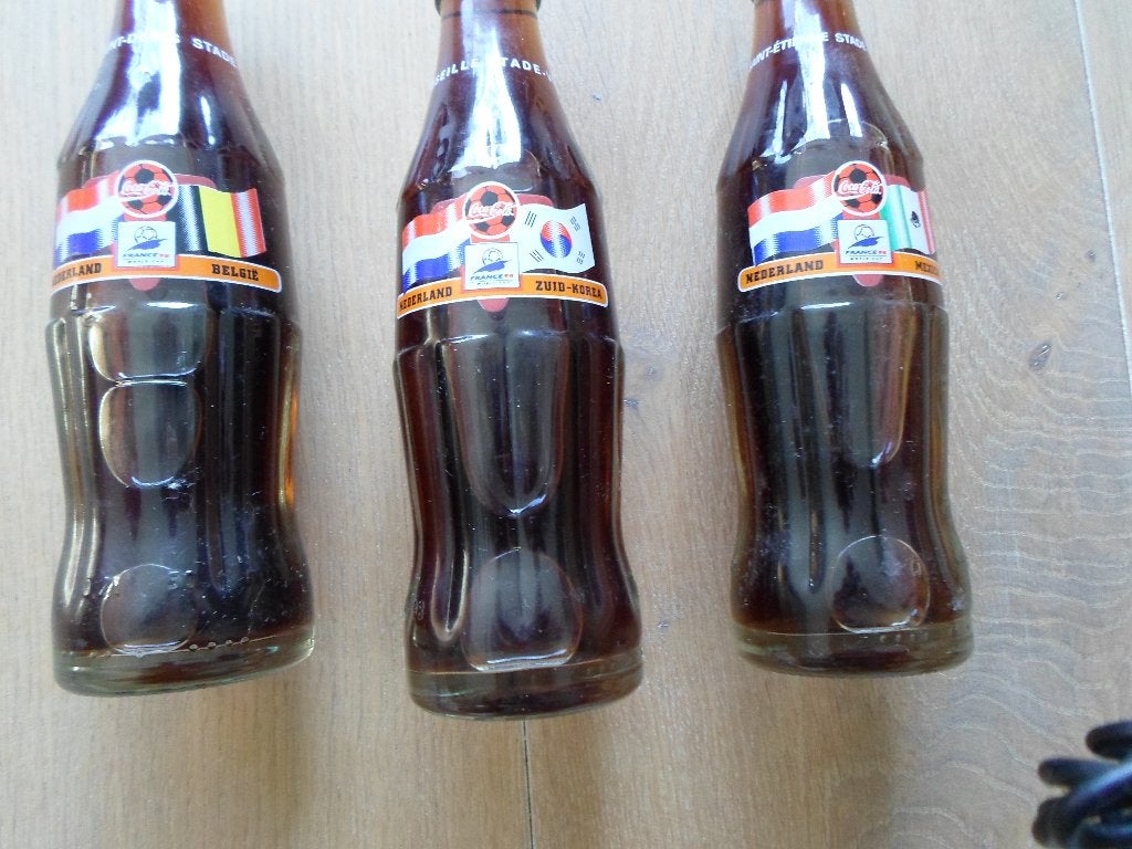3 Coca-cola flesjes WK 1998 limited edition, Verzamelen, Ophalen of Verzenden, Zo goed als nieuw, Overige typen