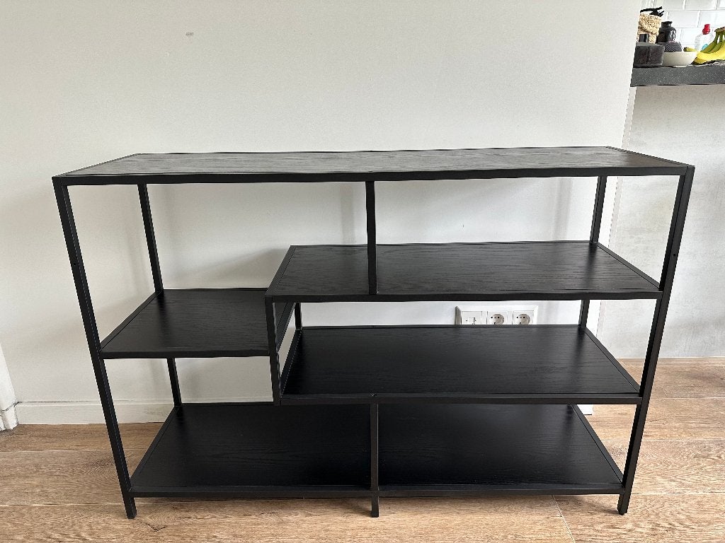 Zwart kastje | metalen frame met houten planken, Ophalen, Zo goed als nieuw