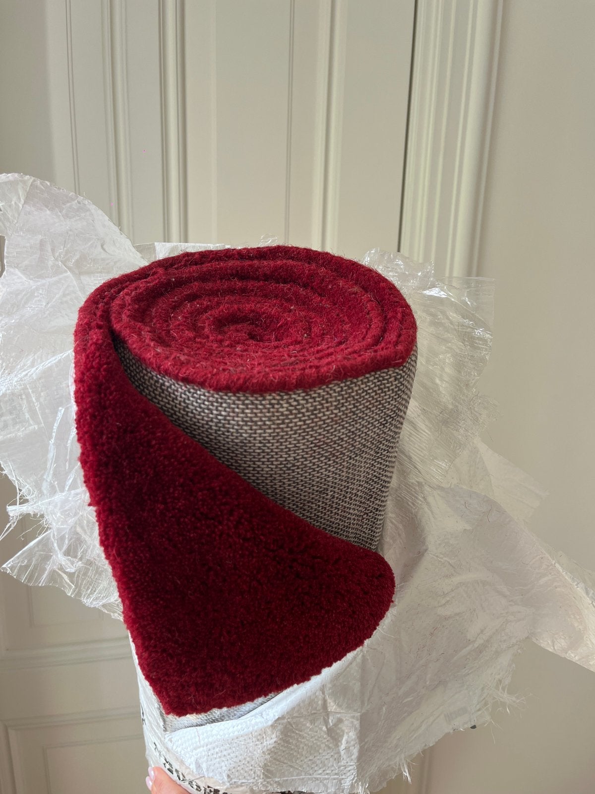 Handgetuft vloerkleed wijn rood - Nieuw!, Ophalen, Nieuw, Modern, minimalist, japandi, 5 tot 10 m²