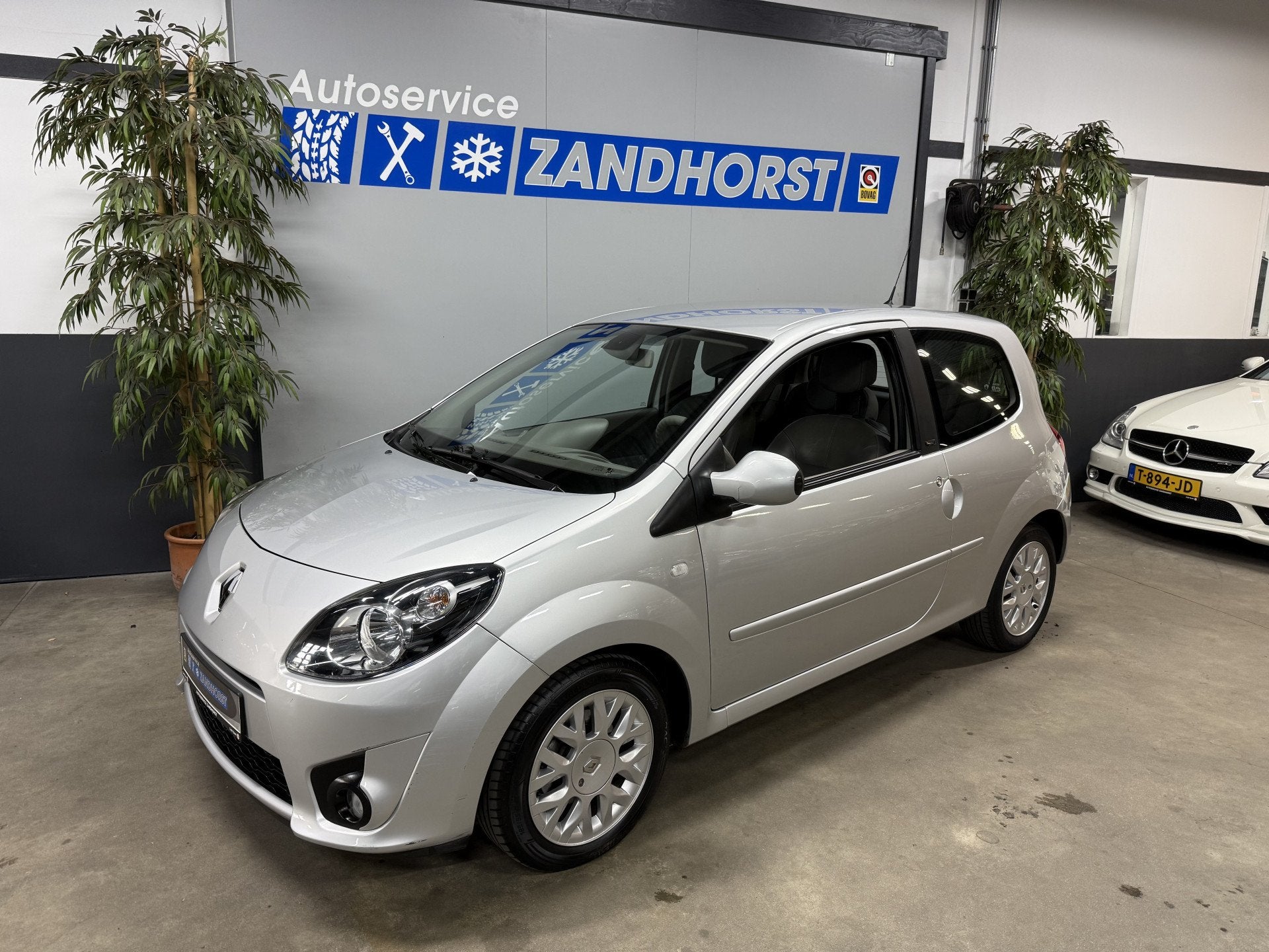 Renault Twingo 1.2-16V Initiale // Autom // Ecc // Lm Velgen, Auto's, Renault, Twingo, Gebruikt, 31 €/maand, 4 cilinders