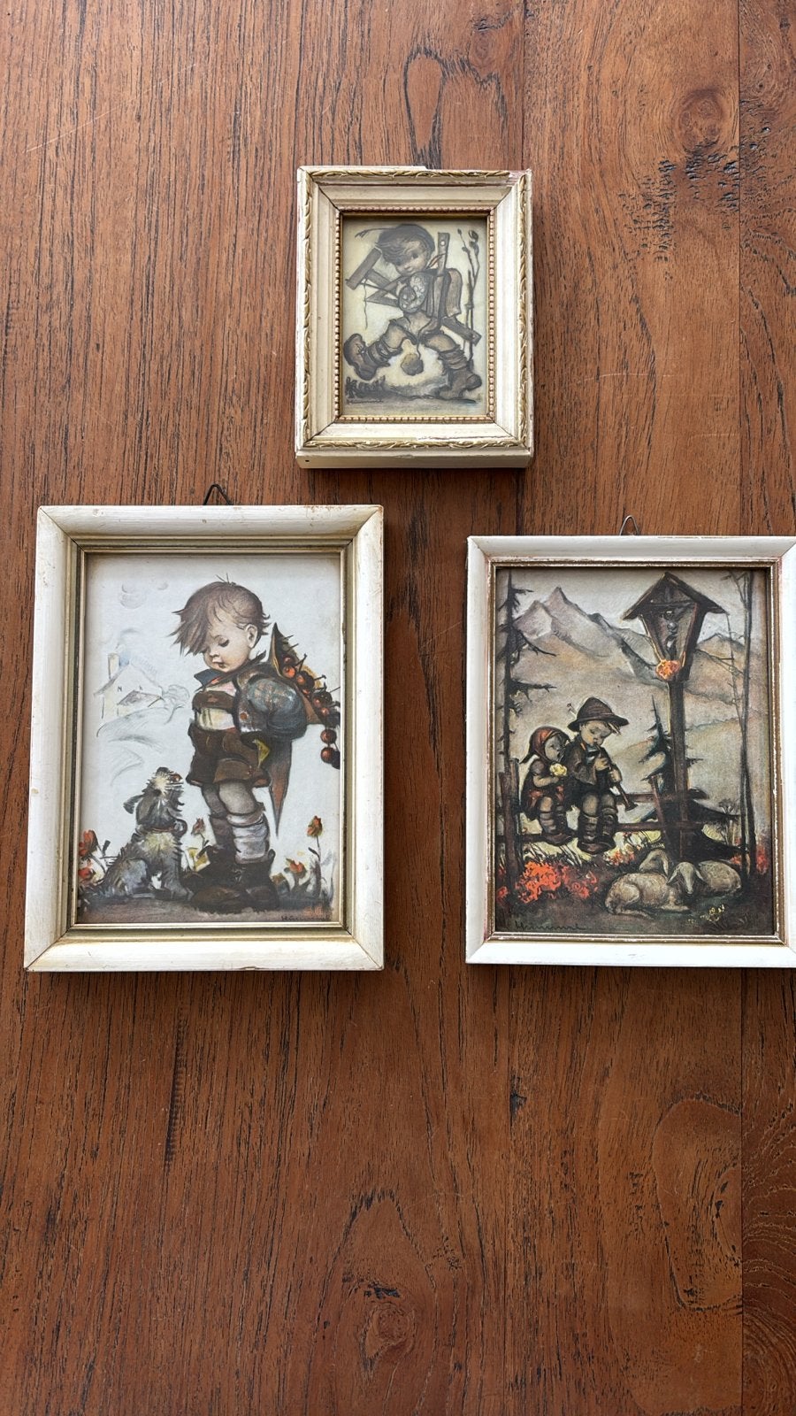 Drie charmante ingelijste Hummel-prenten, Antiek en Kunst, Ophalen of Verzenden, Print, Prent, Ingelijst