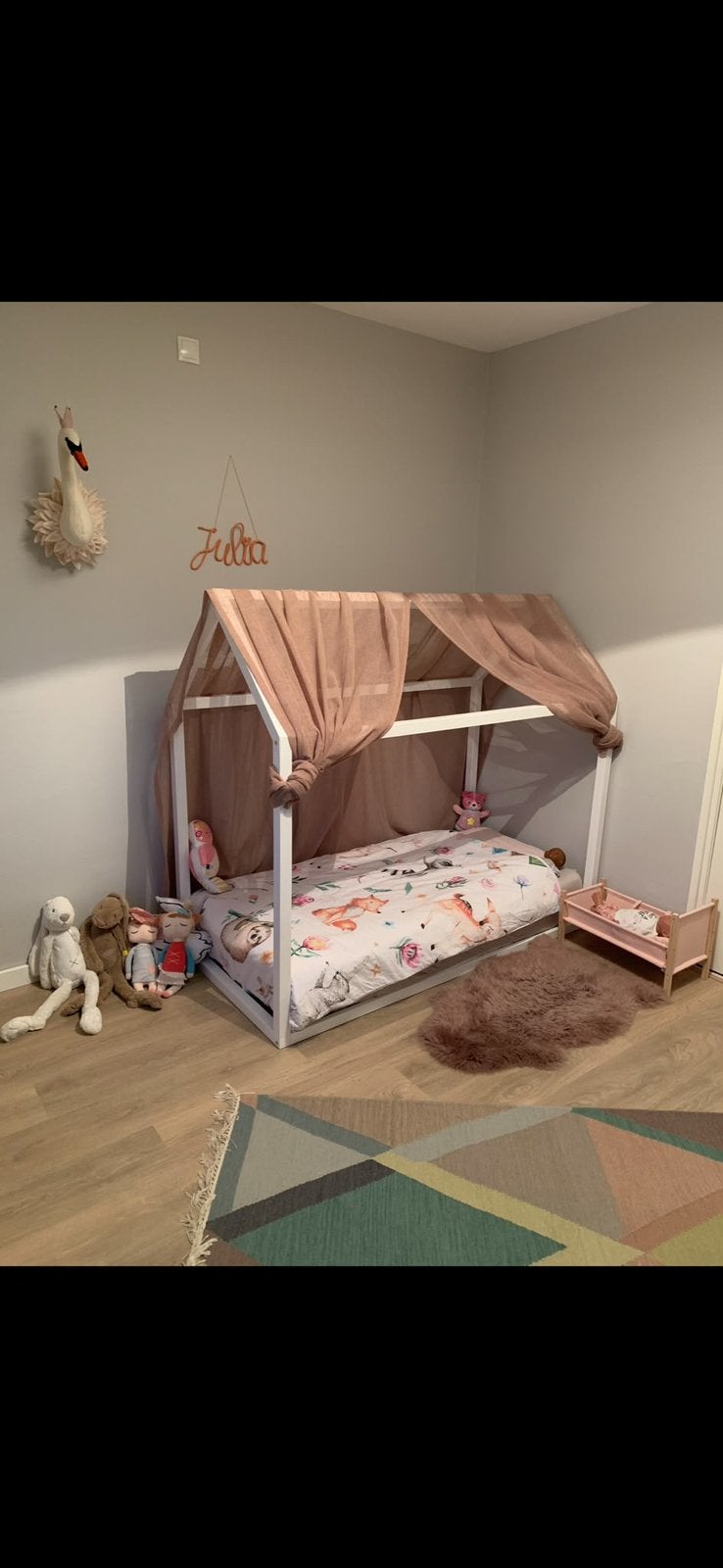 Te koop Petite Amelie Maison huisbed, Kinderen en Baby's, Kinderkamer | Stapelbedden en Hoogslapers, Ophalen, Zo goed als nieuw