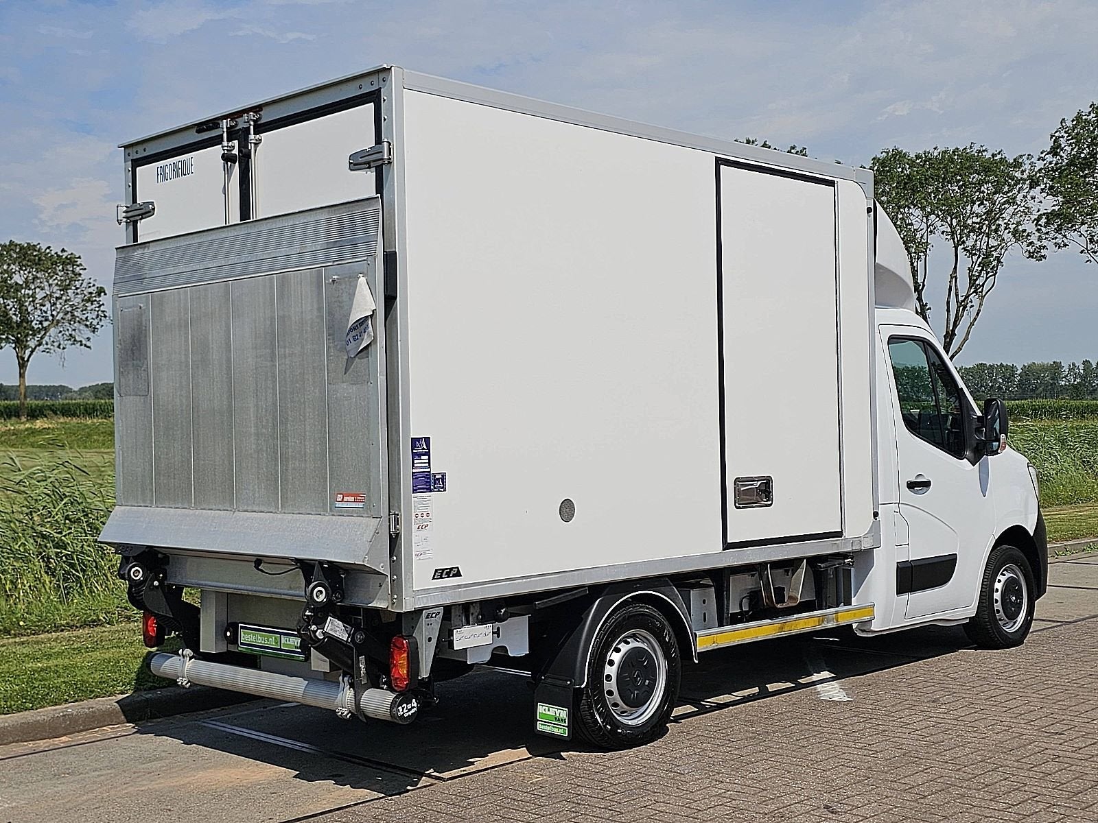 RENAULT MASTER 2.3 koelwagen laadklep!, Navigatiesysteem, Gebruikt, Euro 6, 2880 kg