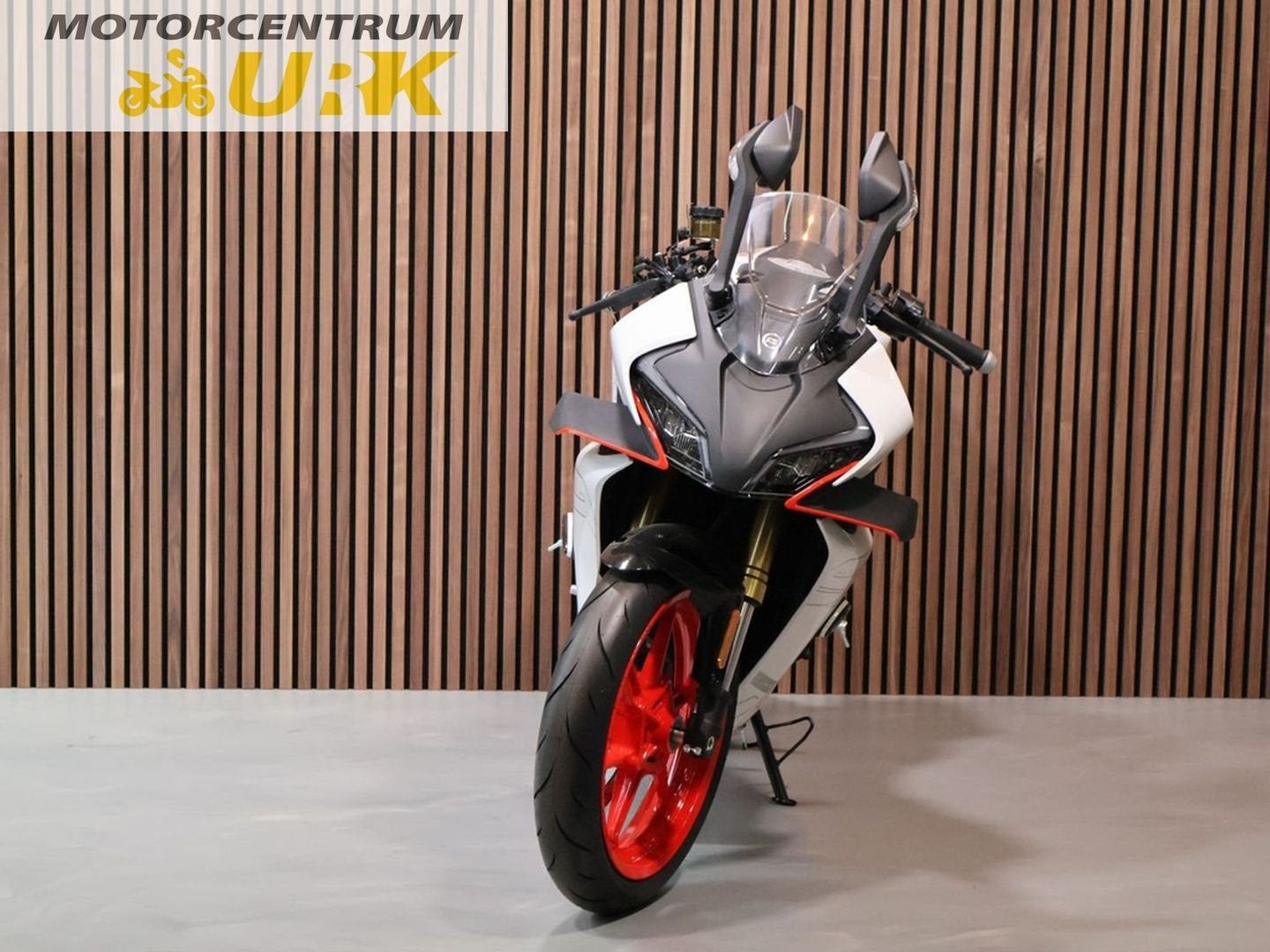 CFMOTO 675 SR-R (bj 2026), 675 cc, 2 cilinders, Motorrijbewijs A, Bedrijf