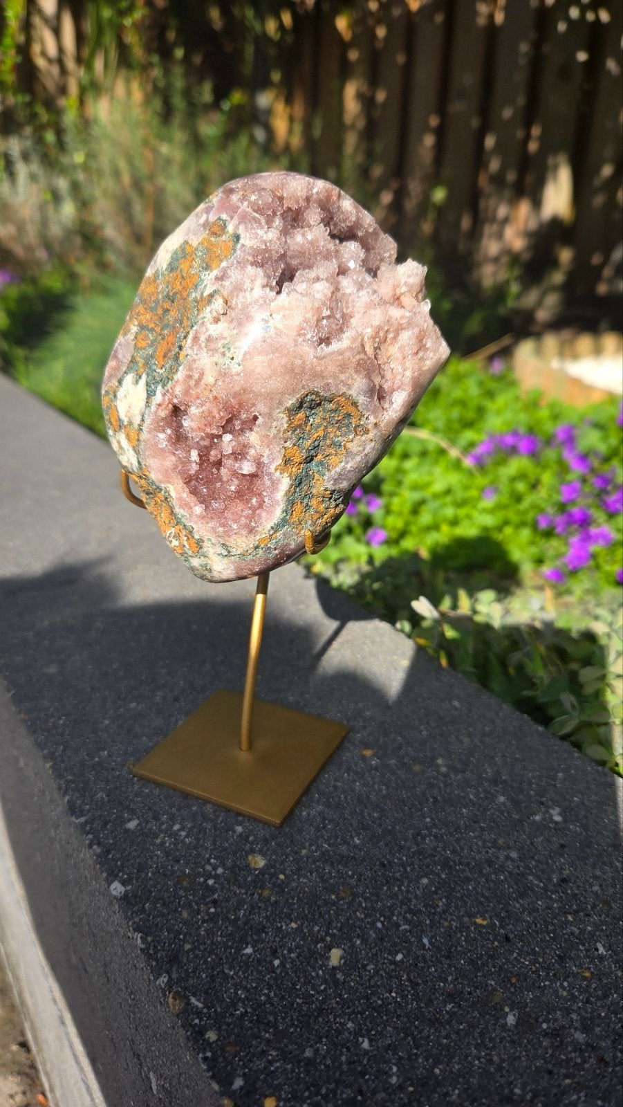 Roze Amethist Geode op Standaard - 16 cm, 640 gram, Ophalen of Verzenden