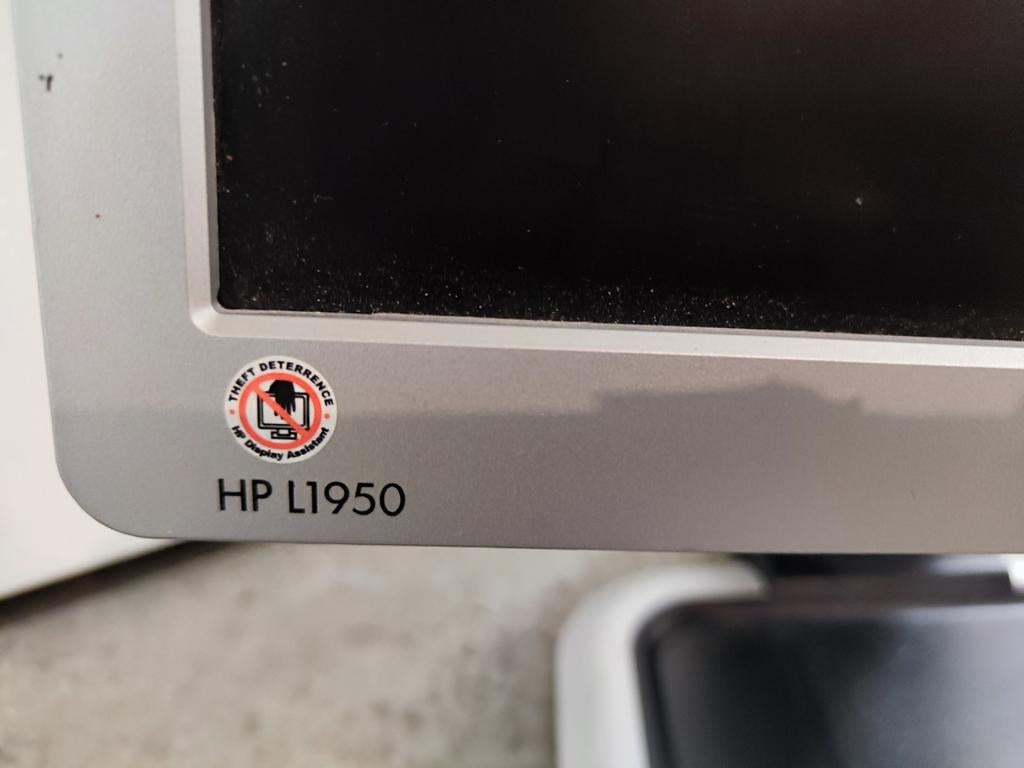 HP L1950 monitor, Ophalen