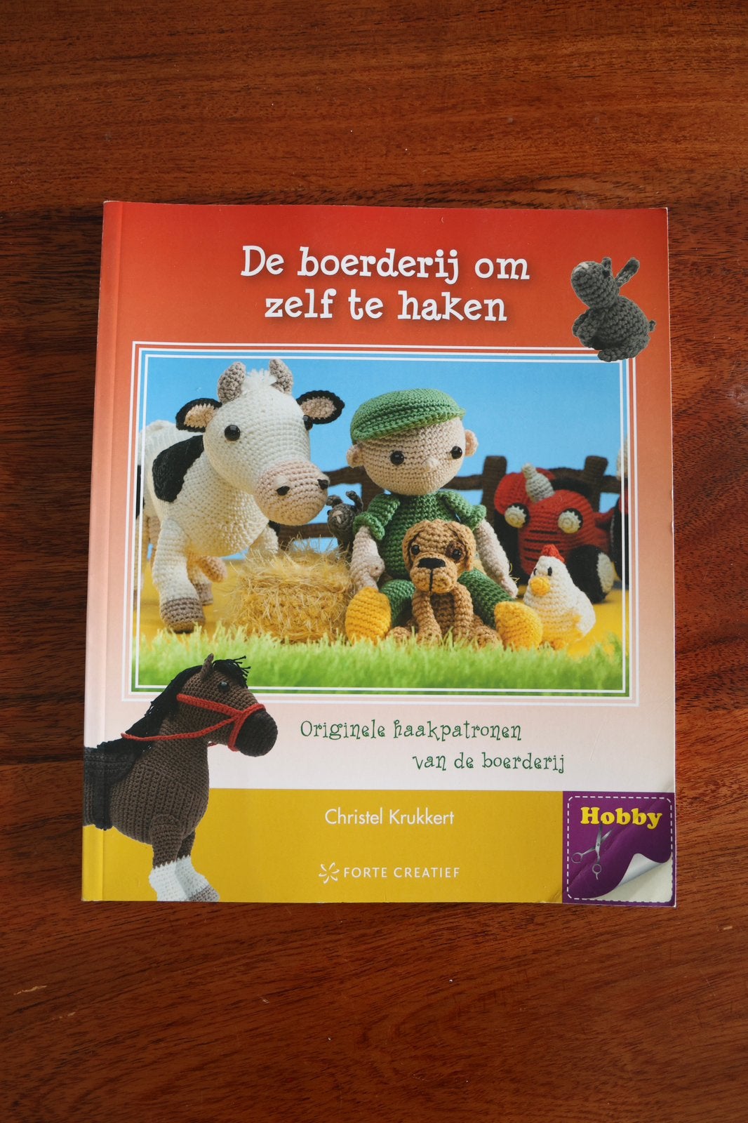 Boerderij dieren om te haken Christel Krukkert, Ophalen of Verzenden, Zo goed als nieuw, Haken, Patroon of Boek