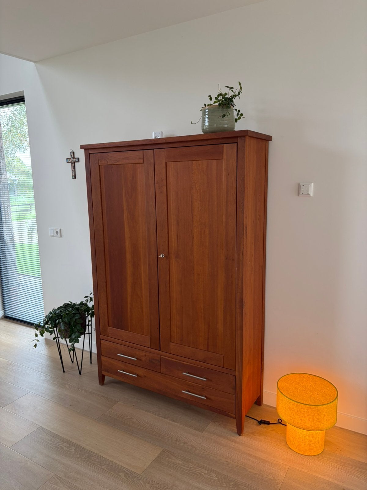 Kast kersenhout, Ophalen, Gebruikt