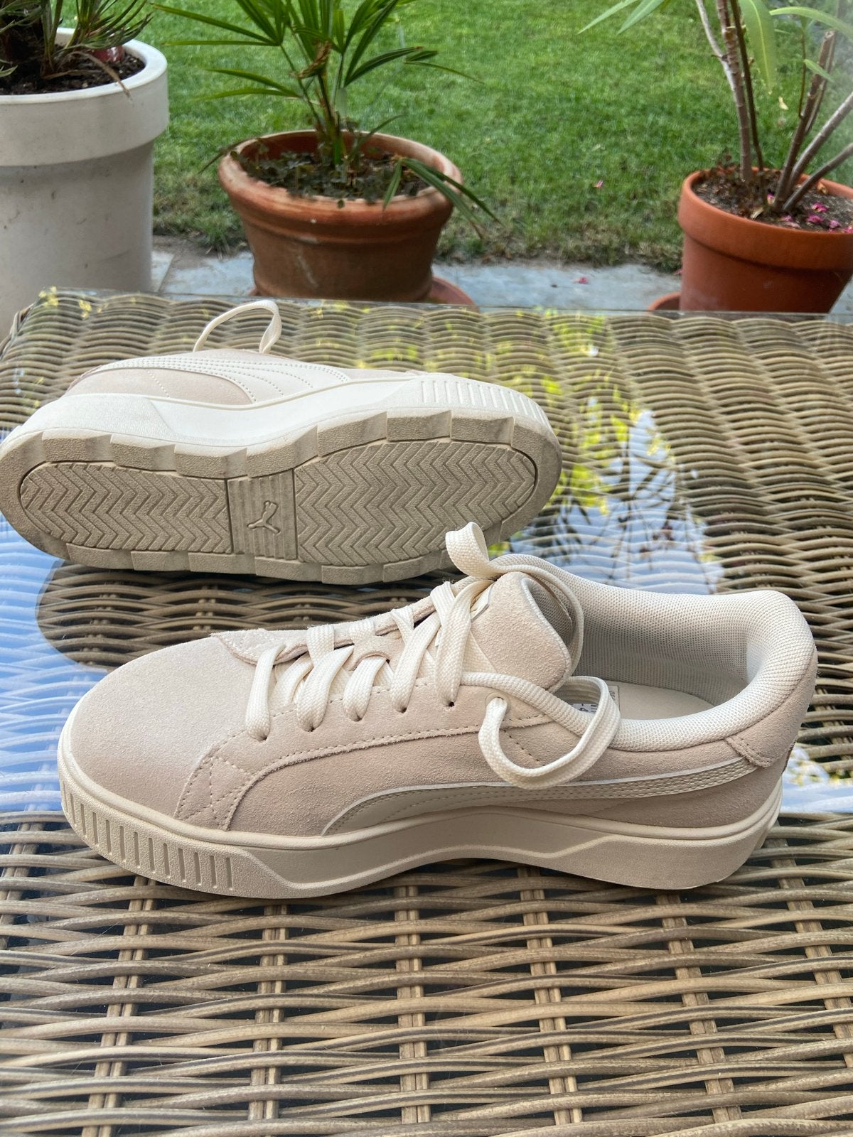 Puma sneakers beige maat 39 zo goed als nieuw, Ophalen of Verzenden, Zo goed als nieuw, Beige, Sneakers of Gympen