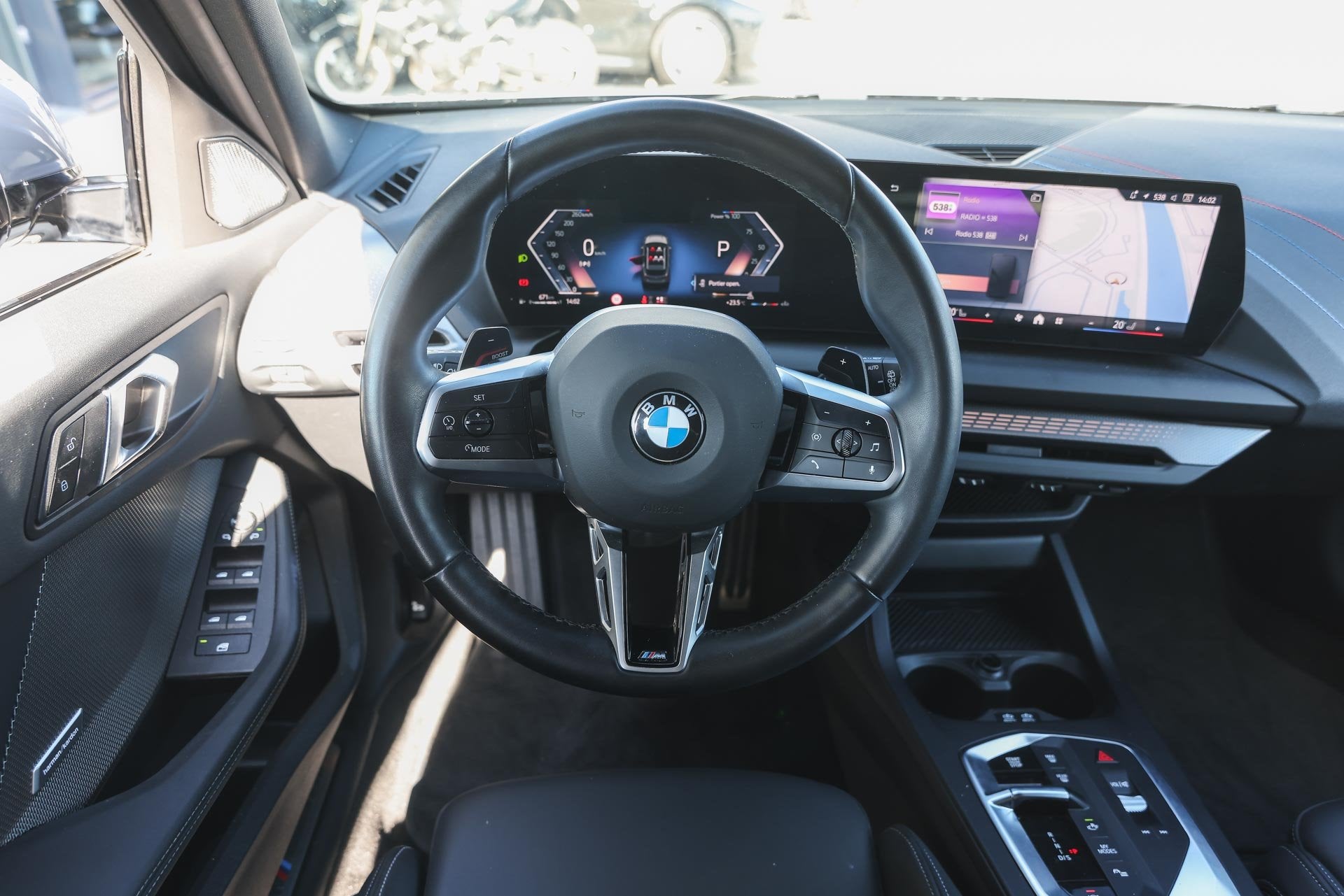 BMW 1 Serie 120 M Sport Automaat / Sportstoelen / Comfort Ac, Auto's, Dealer onderhouden, 156 pk, Met garantie (alle), Bedrijf