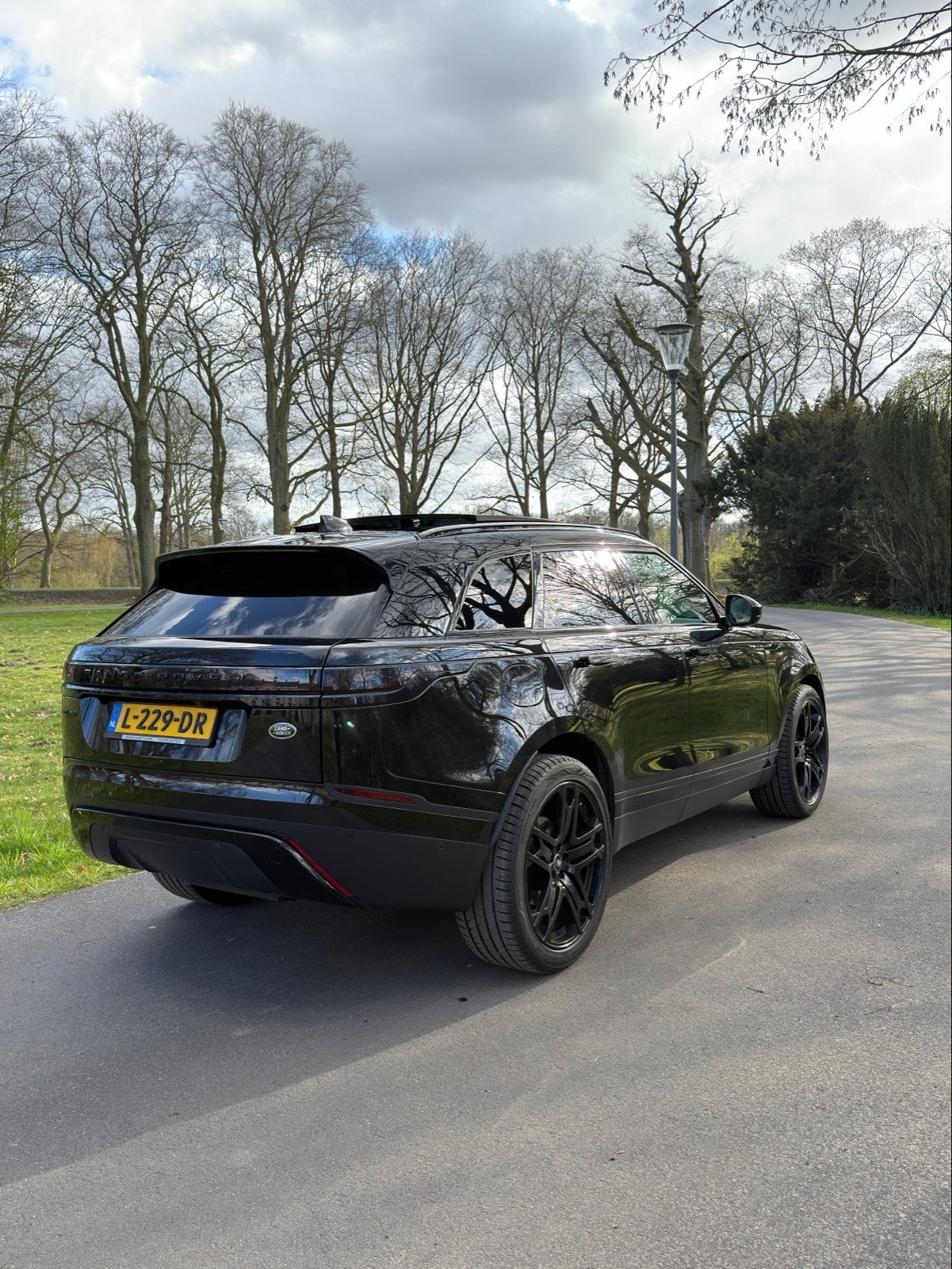 Range Rover Velar P250  R Dynamic SE 2020 50k km Full option, Zwart, 4 cilinders, Range Rover Velar, Leder
