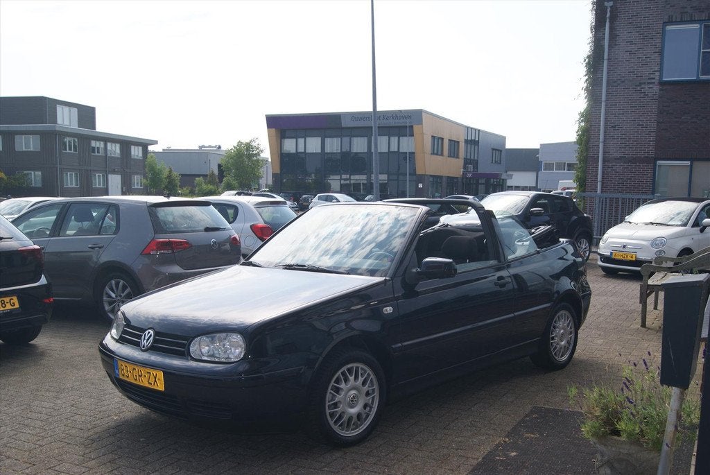 VOLKSWAGEN Golf 2.0 CABRIOLET 85KW Highline, 13 km/l, Stof, Zwart, 116 pk