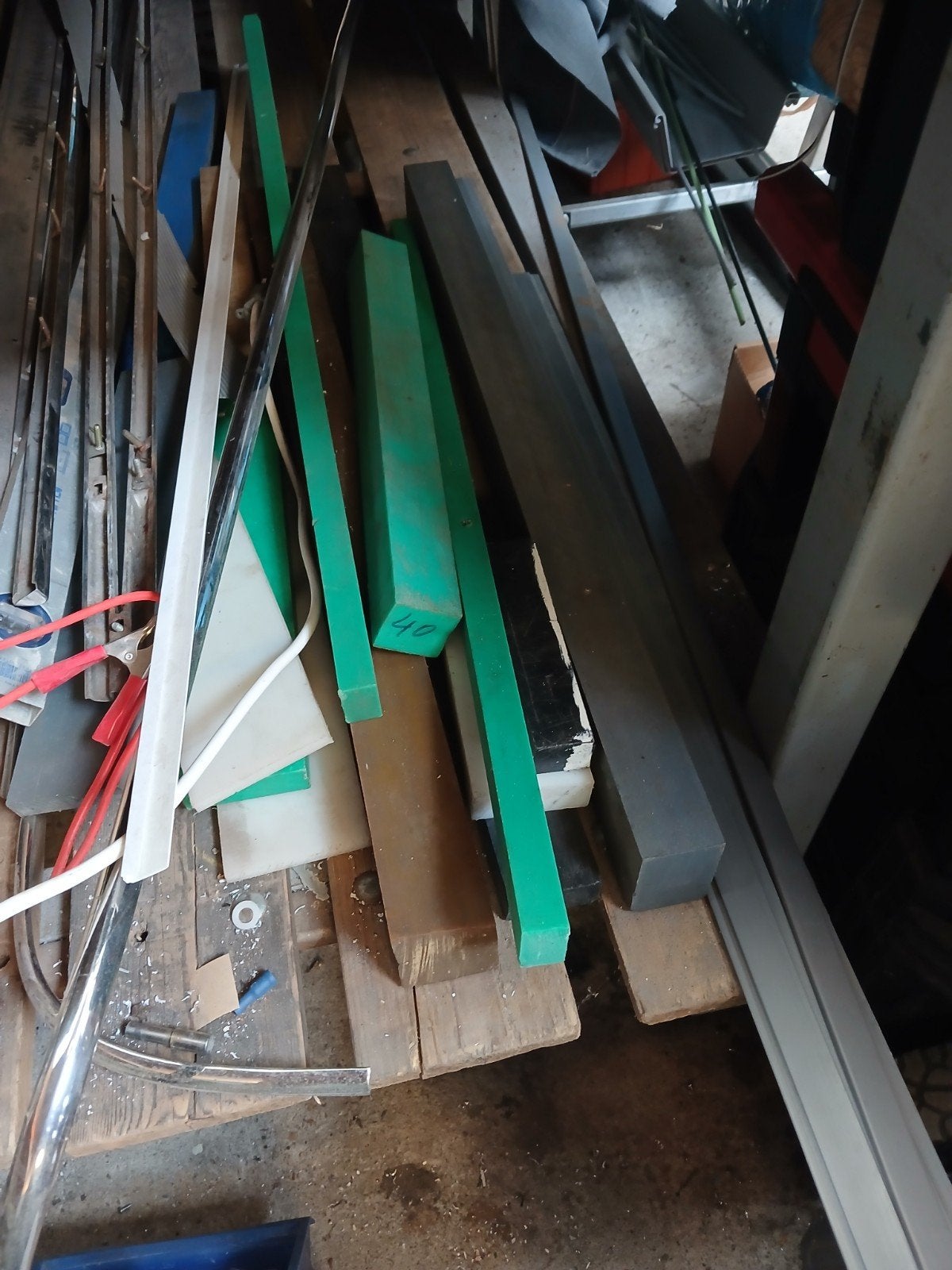 partij kunstof profielen platen enz., Ophalen, Overige houtsoorten, Minder dan 25 mm, Minder dan 200 cm