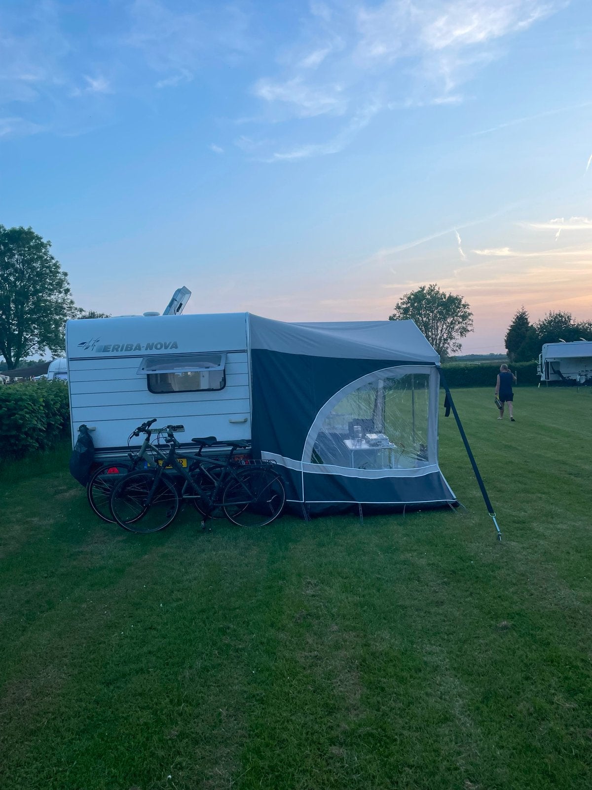 Caravan Eriba Nova 395A, Rondzit, 750 - 1000 kg, Particulier, Eriba