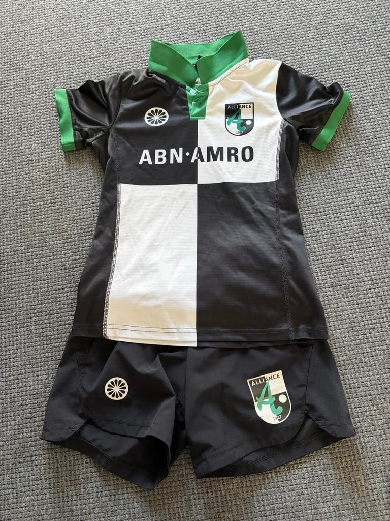 Hockey MHC Alliance tenue jongens 140 incl 2 trainingsshirts, Ophalen of Verzenden, Gebruikt, Kleding