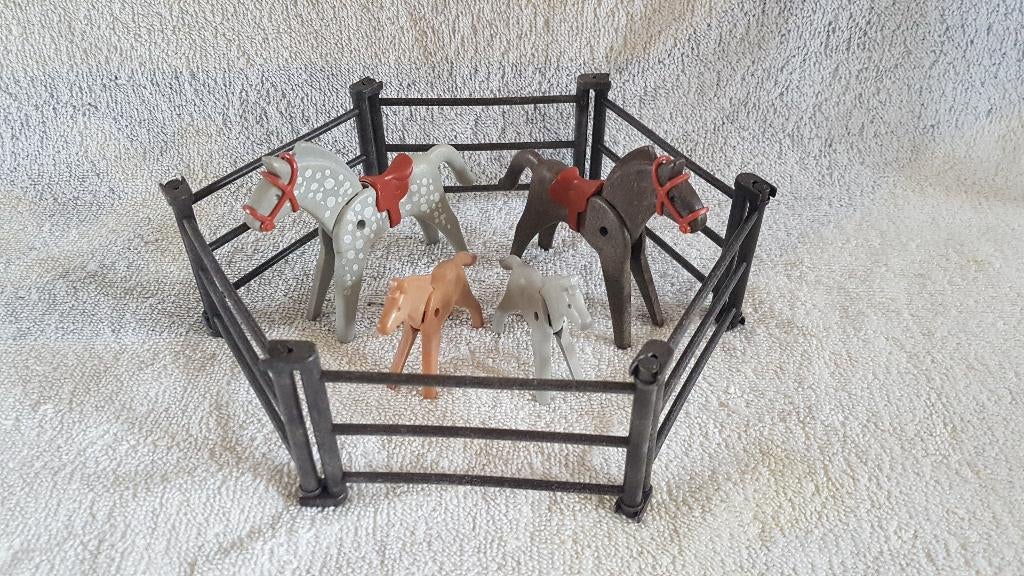 playmobil paardenweide 3299, Kinderen en Baby's, Speelgoed | Playmobil, Ophalen of Verzenden, Zo goed als nieuw, Complete set
