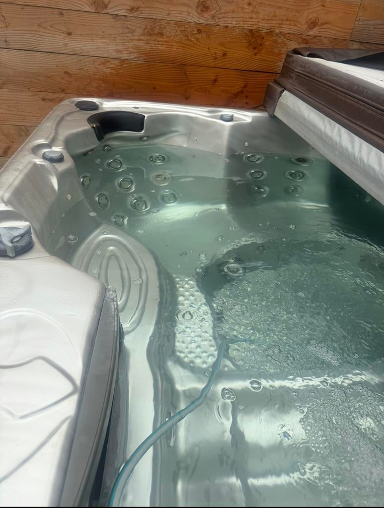 Jacuzzi, Ophalen, Gebruikt