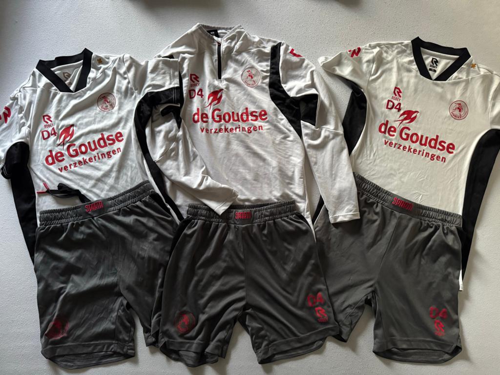 Sparta Robey kleding voor kinderen - Diverse sets, Kinderen en Baby's, Ophalen of Verzenden, Gebruikt, Jongen of Meisje, Sport- of Zwemkleding