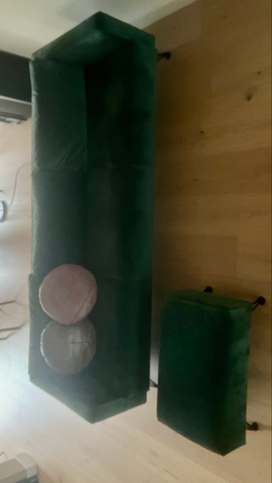 Groene fluwelen hoekbank met poef, Huis en Inrichting, Banken | Bankstellen, Ophalen, 250 tot 300 cm, Mooi, 75 tot 100 cm