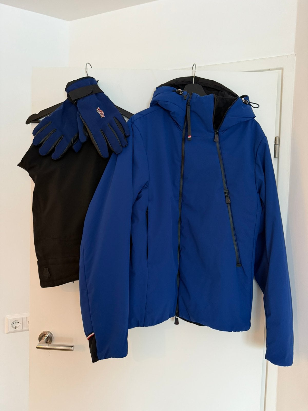 Moncler Grenoble skipak jas broek handschoenen maat L, Ophalen of Verzenden, Zo goed als nieuw, Maat 52/54 (L), Pak