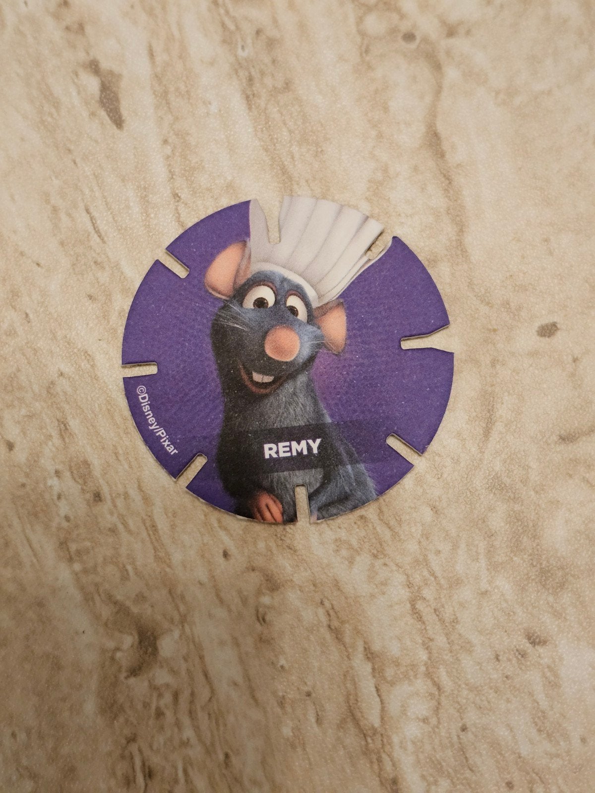 Disney Diskeyz Albert Heijn - Remy (Aubergine), Ophalen of Verzenden, Overige figuren, Nieuw, Overige typen