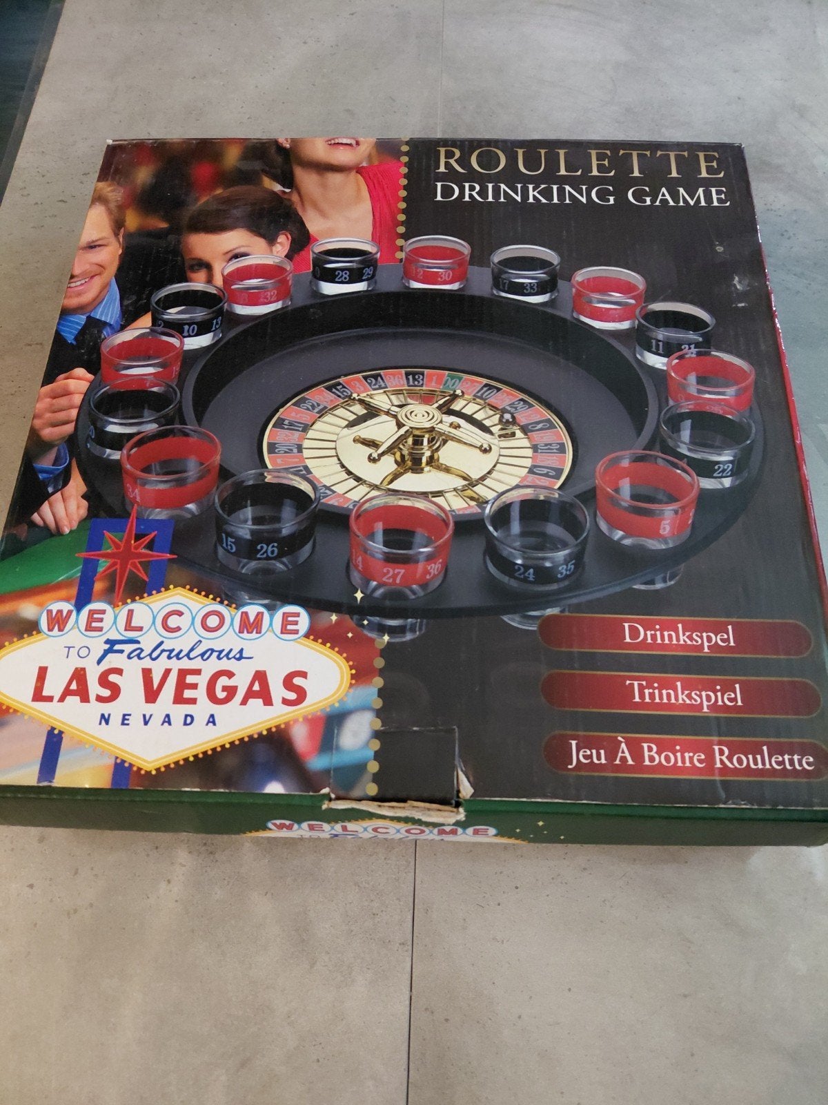 Roulette Drankspel - Compleet met Glaasjes, Drie of vier spelers, Ophalen, Zo goed als nieuw, Onbekend