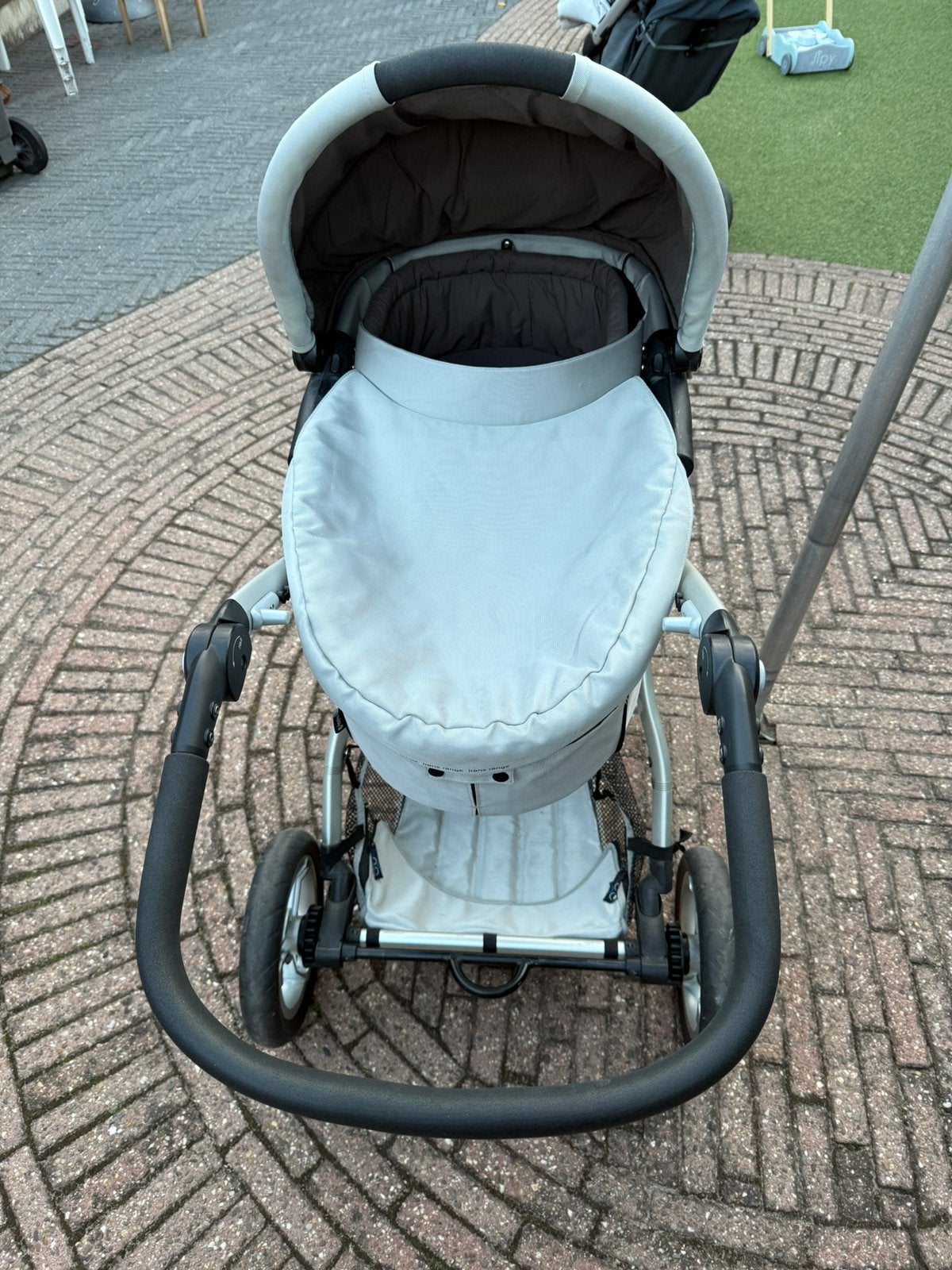 Mutsy Transporter Combi Kinderwagen (grijs) met MaxiCosi, Ophalen, Zo goed als nieuw, Mutsy