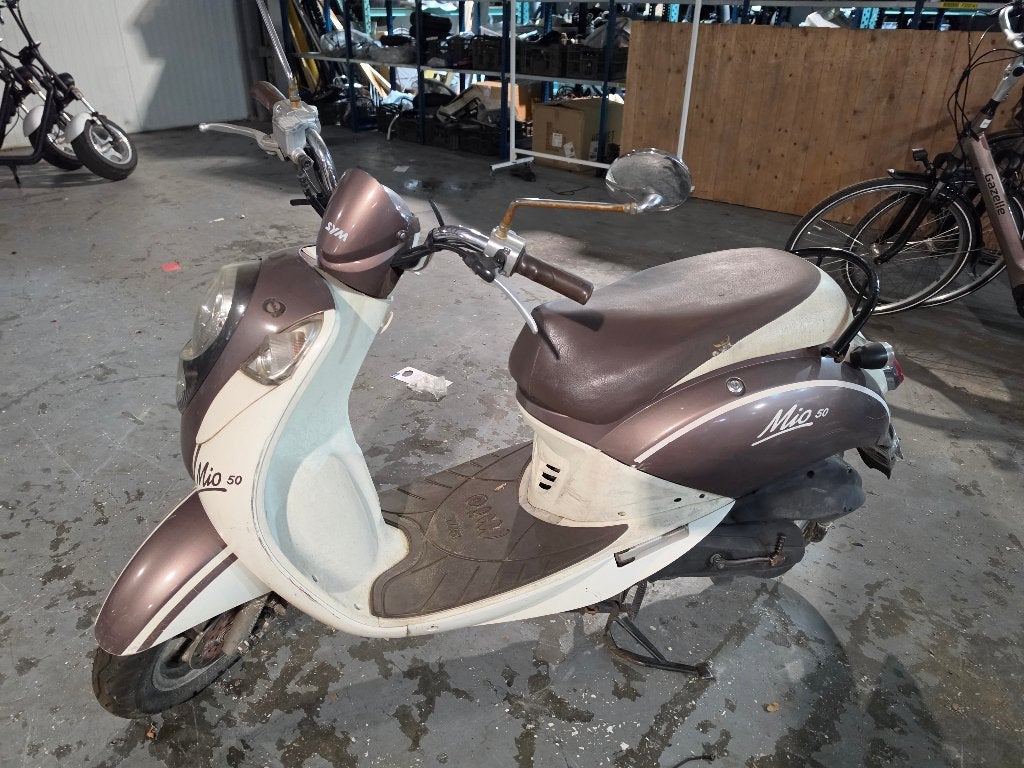 Sym mio, Fietsen en Brommers, Gebruikt, Benzine, 50 cc, Maximaal 25 km/u