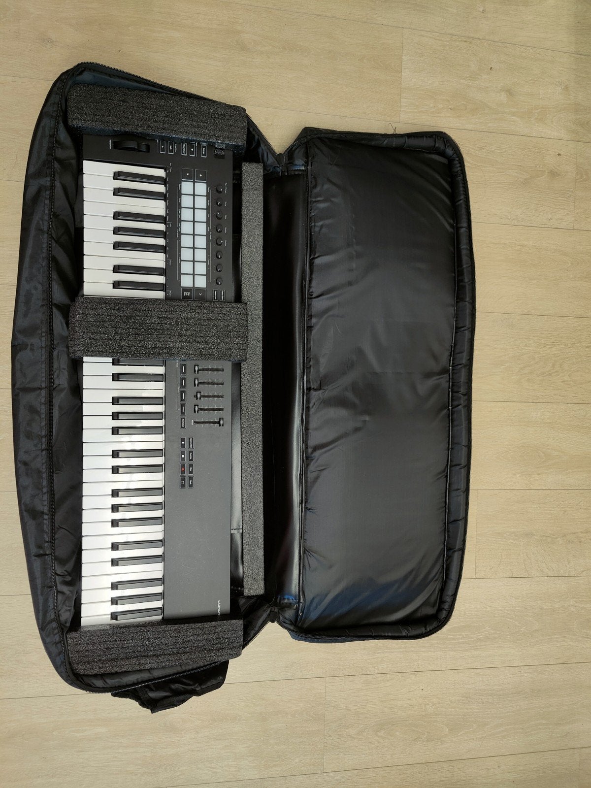 Novation Launchkey 61 MK3 controller met draagtas, Muziek en Instrumenten, Keyboards, Overige merken, 61 toetsen, Ophalen of Verzenden
