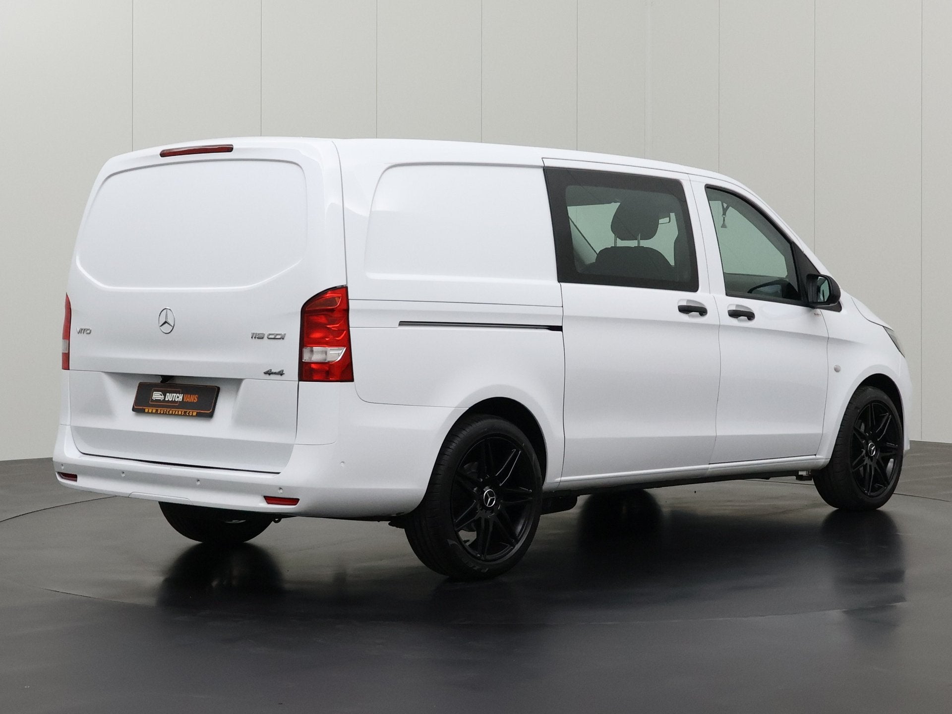 Mercedes-Benz Vito 119CDi Automaat Lang 4x4 Dubbele Cabine |, Auto's, Stof, Gebruikt, Zwart, Wit